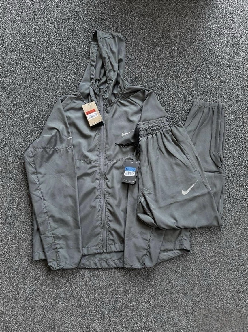 Nike Hoodie — 36d55378 Angle 1