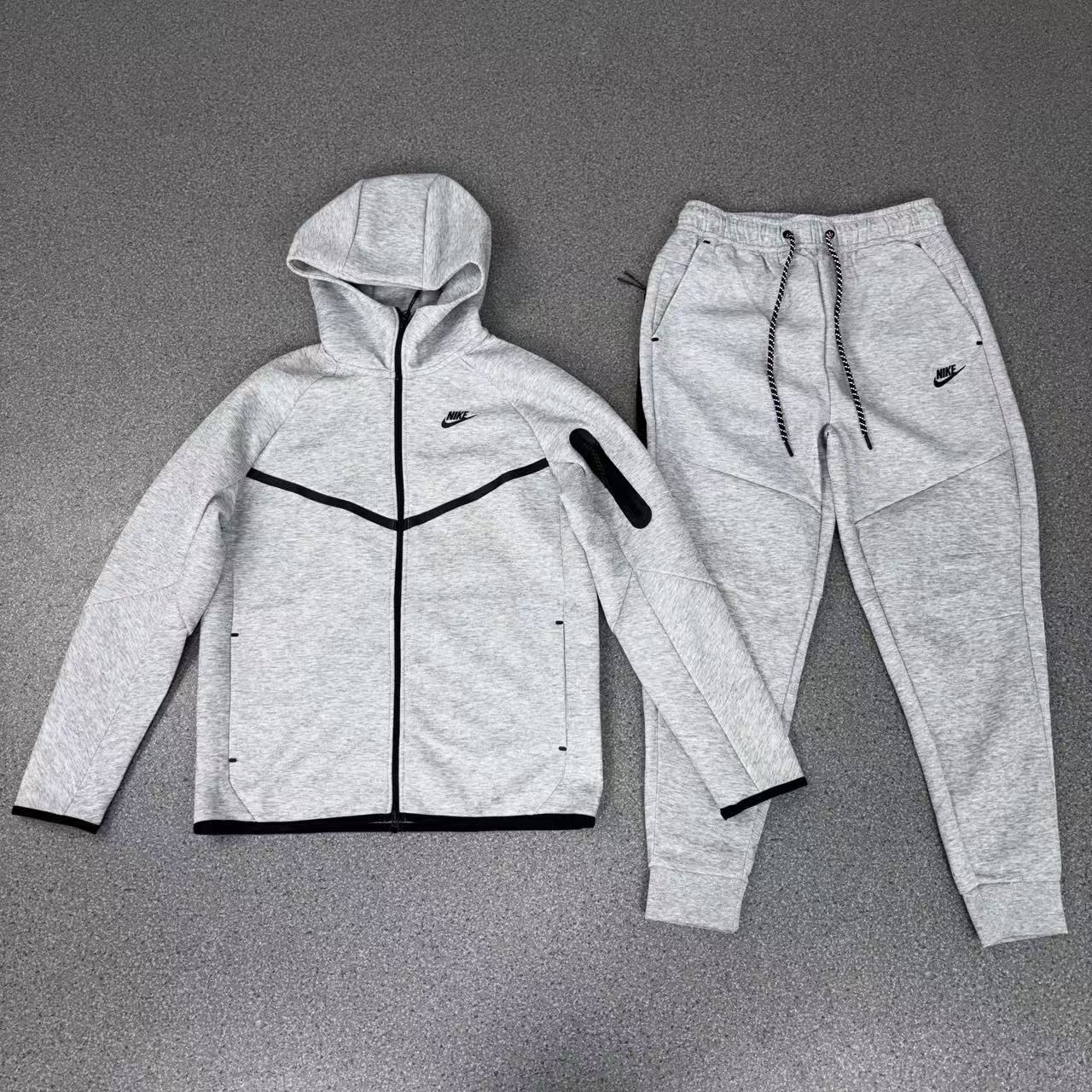 Nike Hoodie — 37e2606b Angle 1