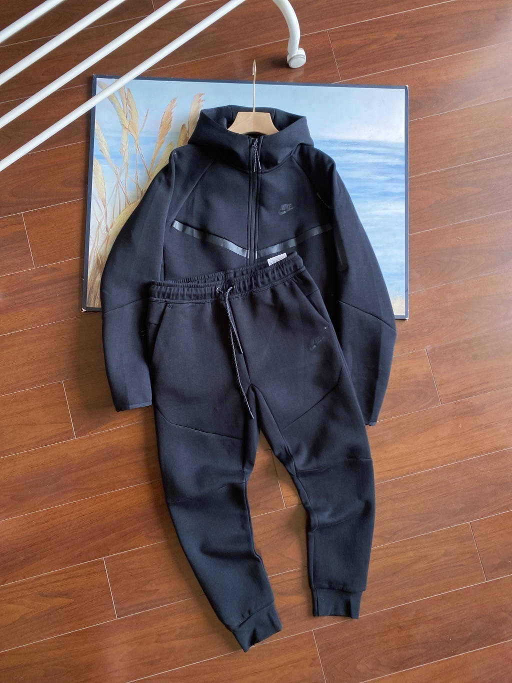 Nike Hoodie — 5eb704c3 Angle 1