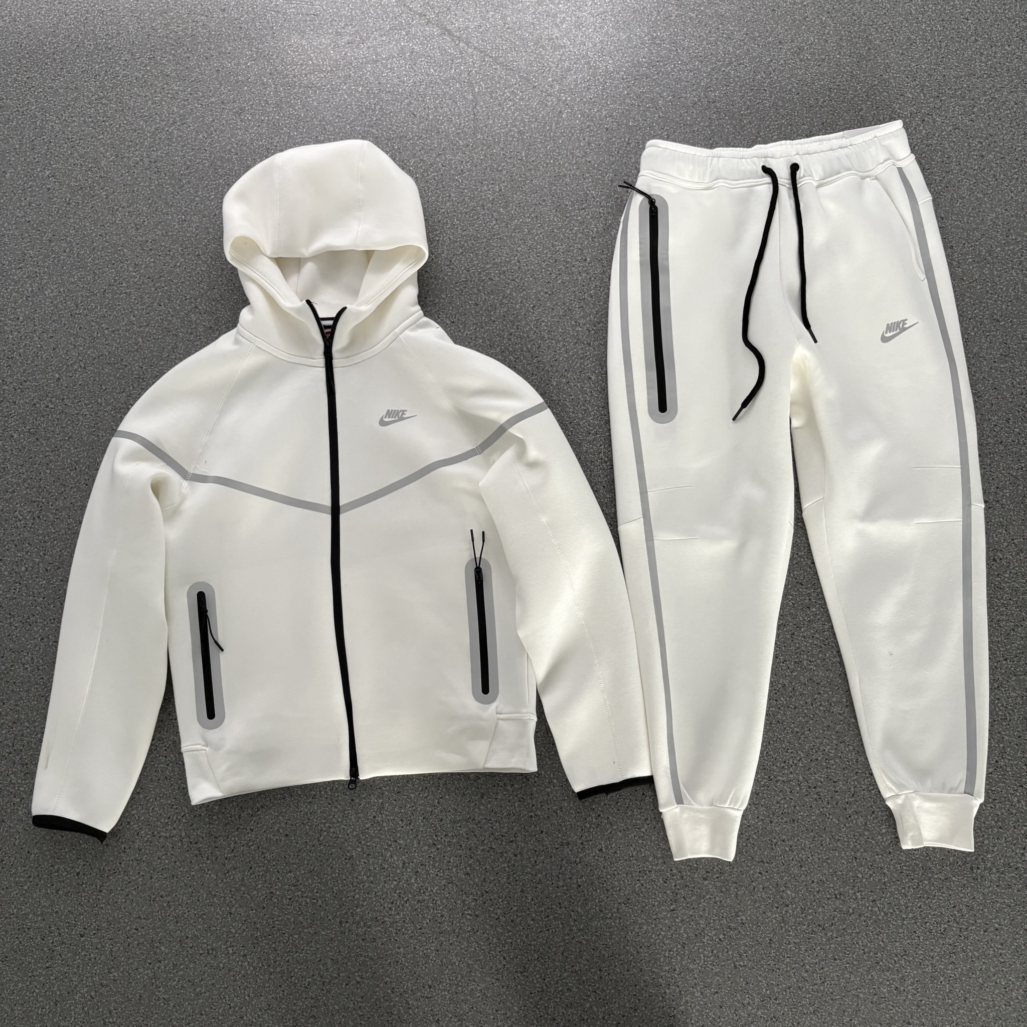 Nike Hoodie — 6dc3b6ff Angle 1