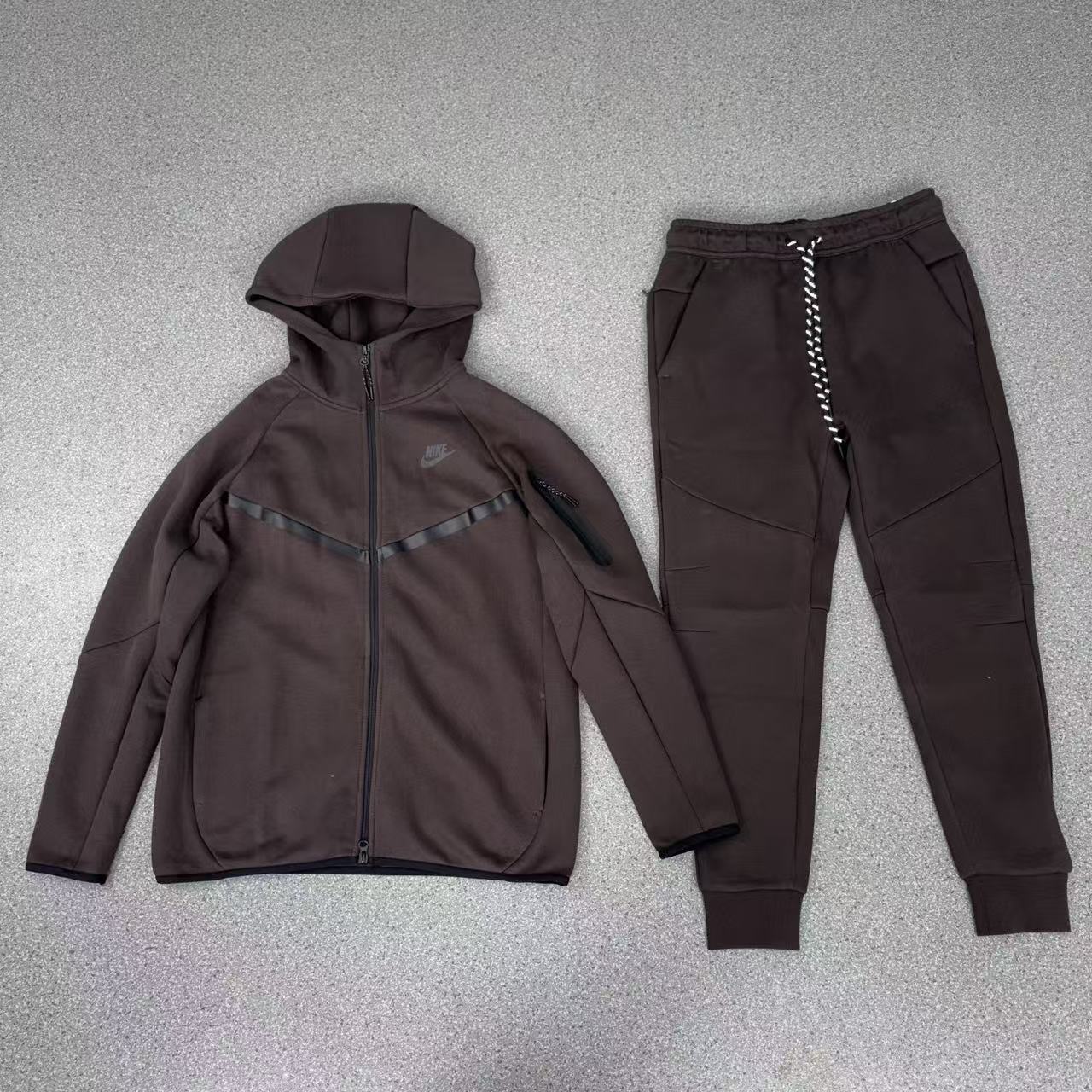 Nike Hoodie — 7957cc50 Angle 1
