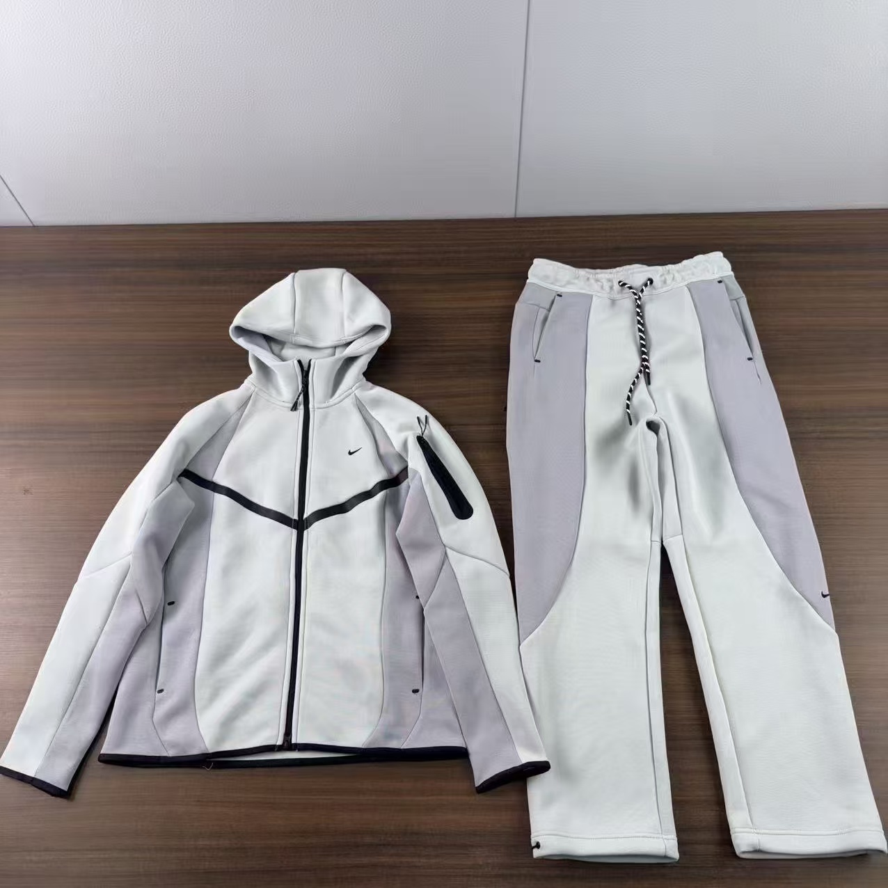 Nike Hoodie — 87818ad6 Angle 1