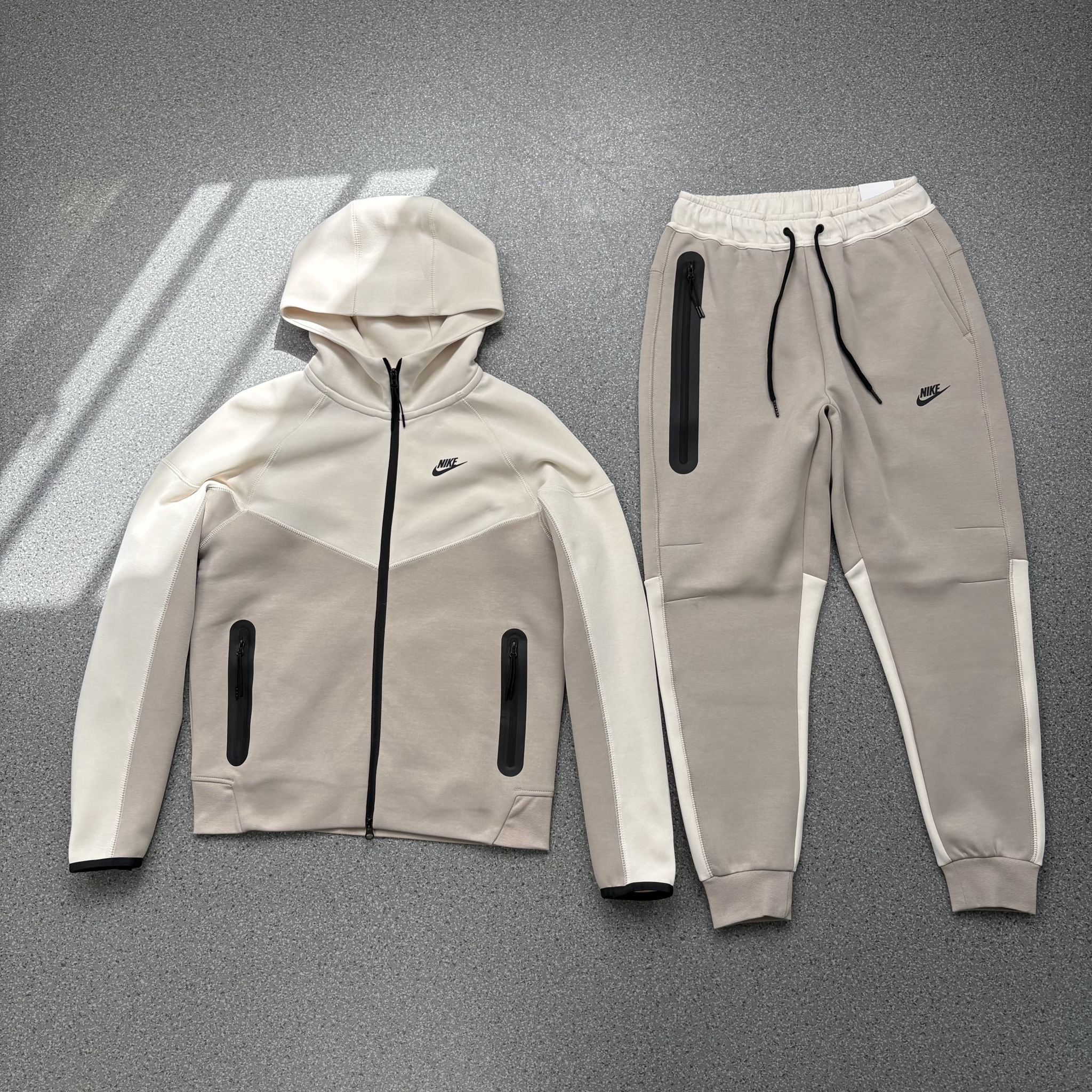 Nike Hoodie — 915ea365 Angle 1