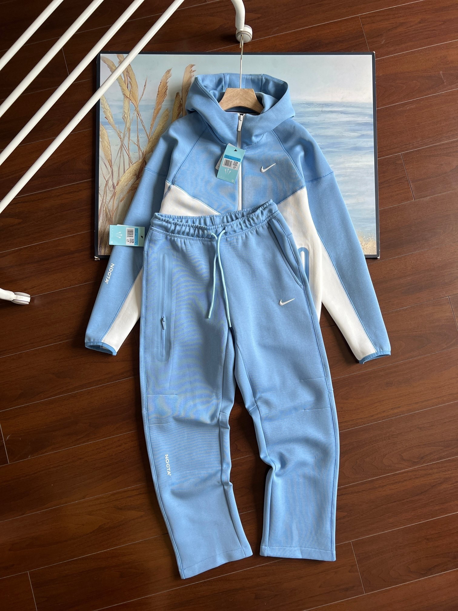 Nike Hoodie — d0f53706 Angle 1