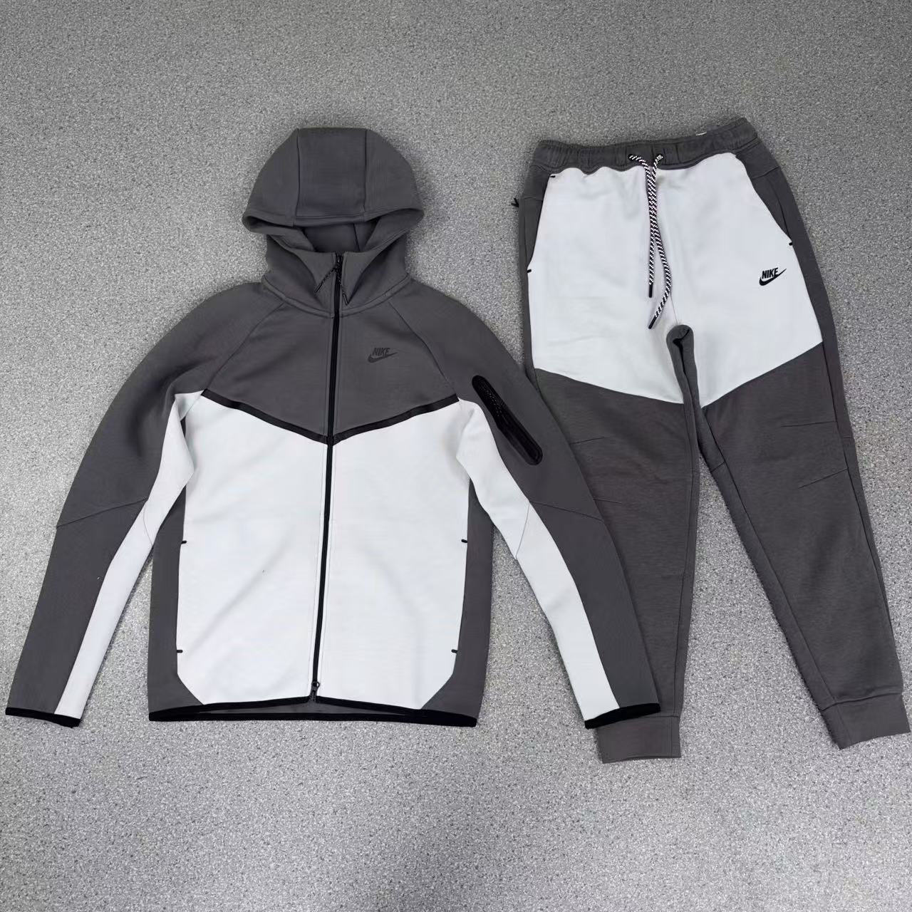 Nike Hoodie — e4d8b798 Angle 1