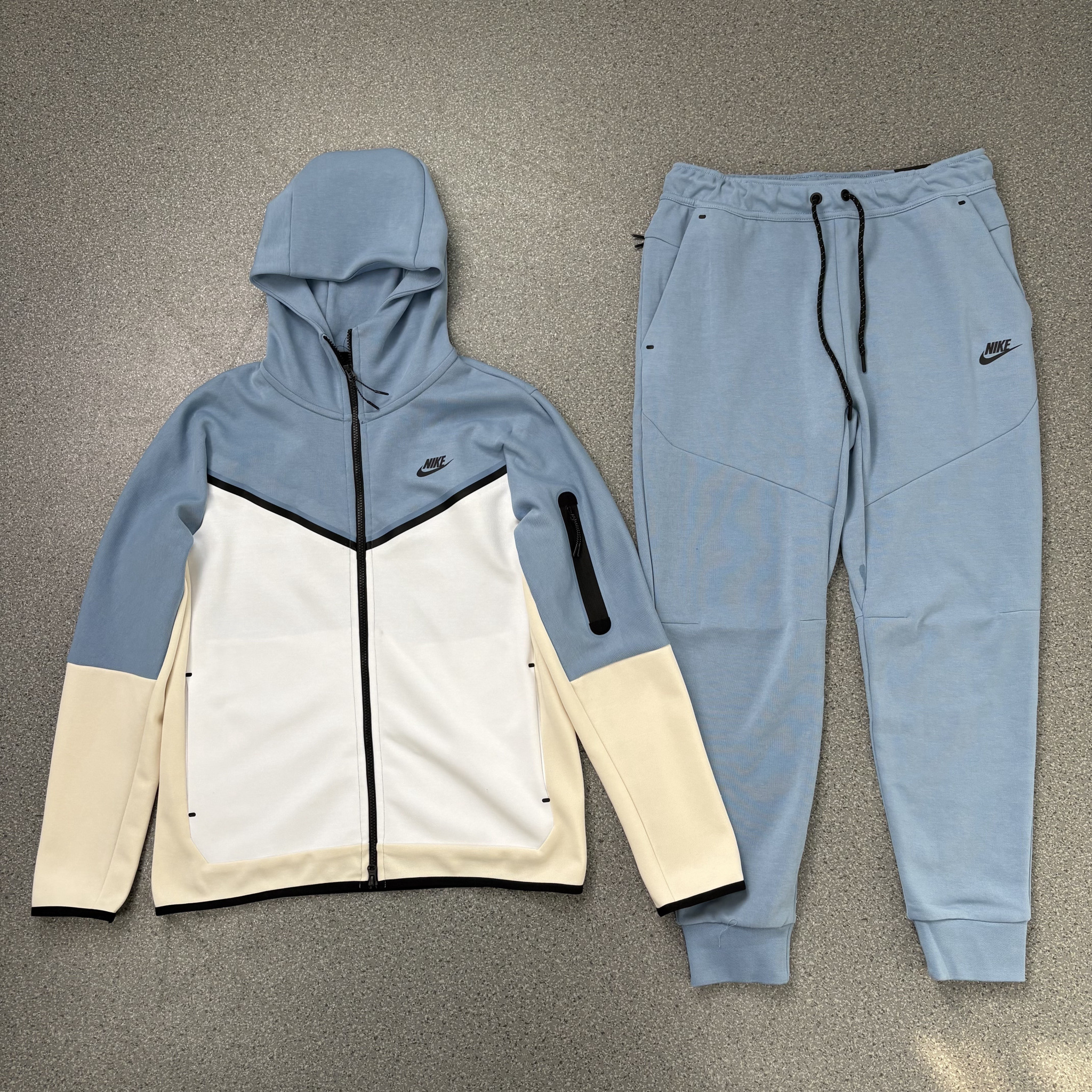 Nike Hoodie — e8d2cf4a Angle 1