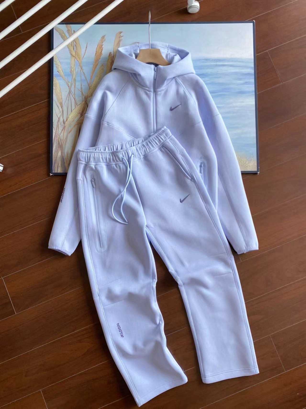 Nike Hoodie — fea81125 Angle 1