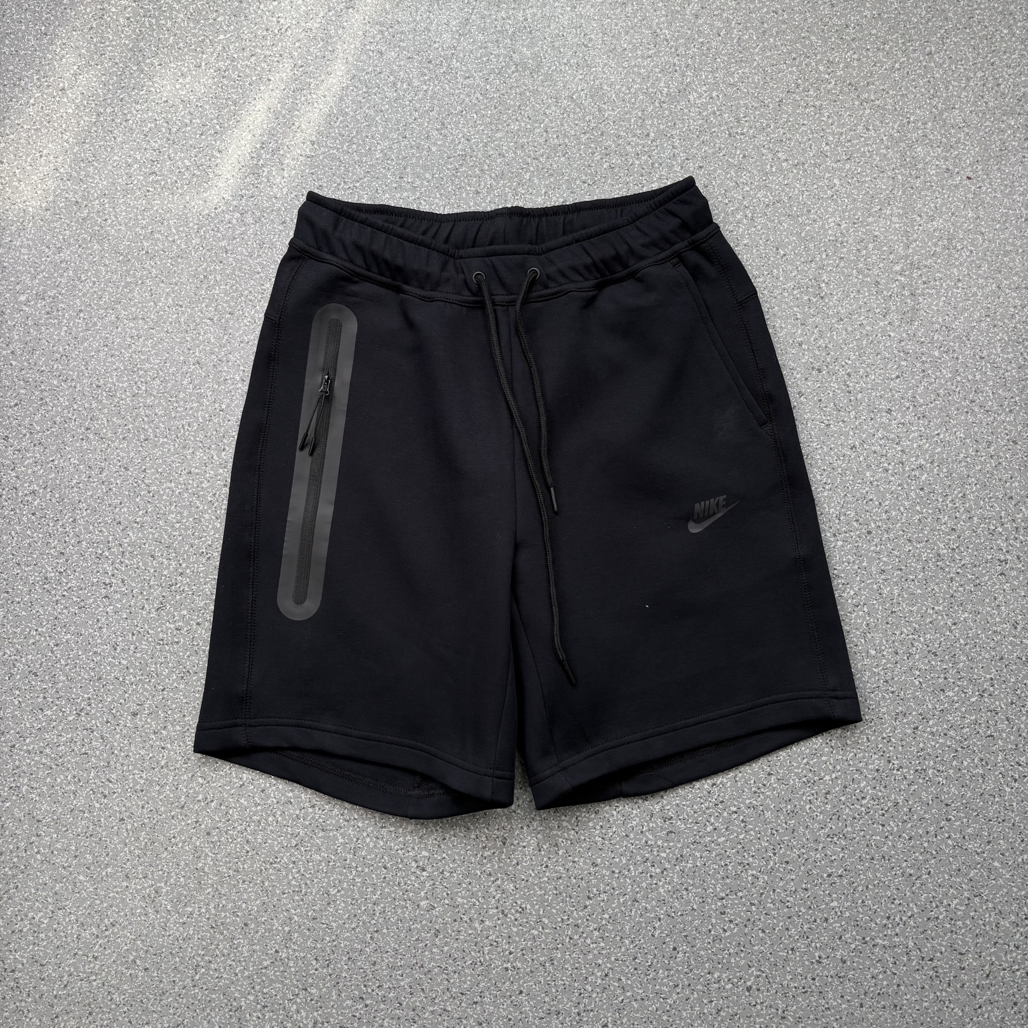 Nike Pants — 12993c53 Angle 1