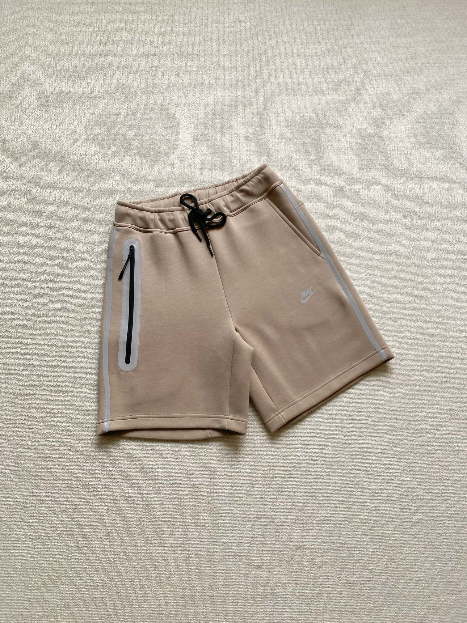 Nike Pants — 2190faa6 Angle 1