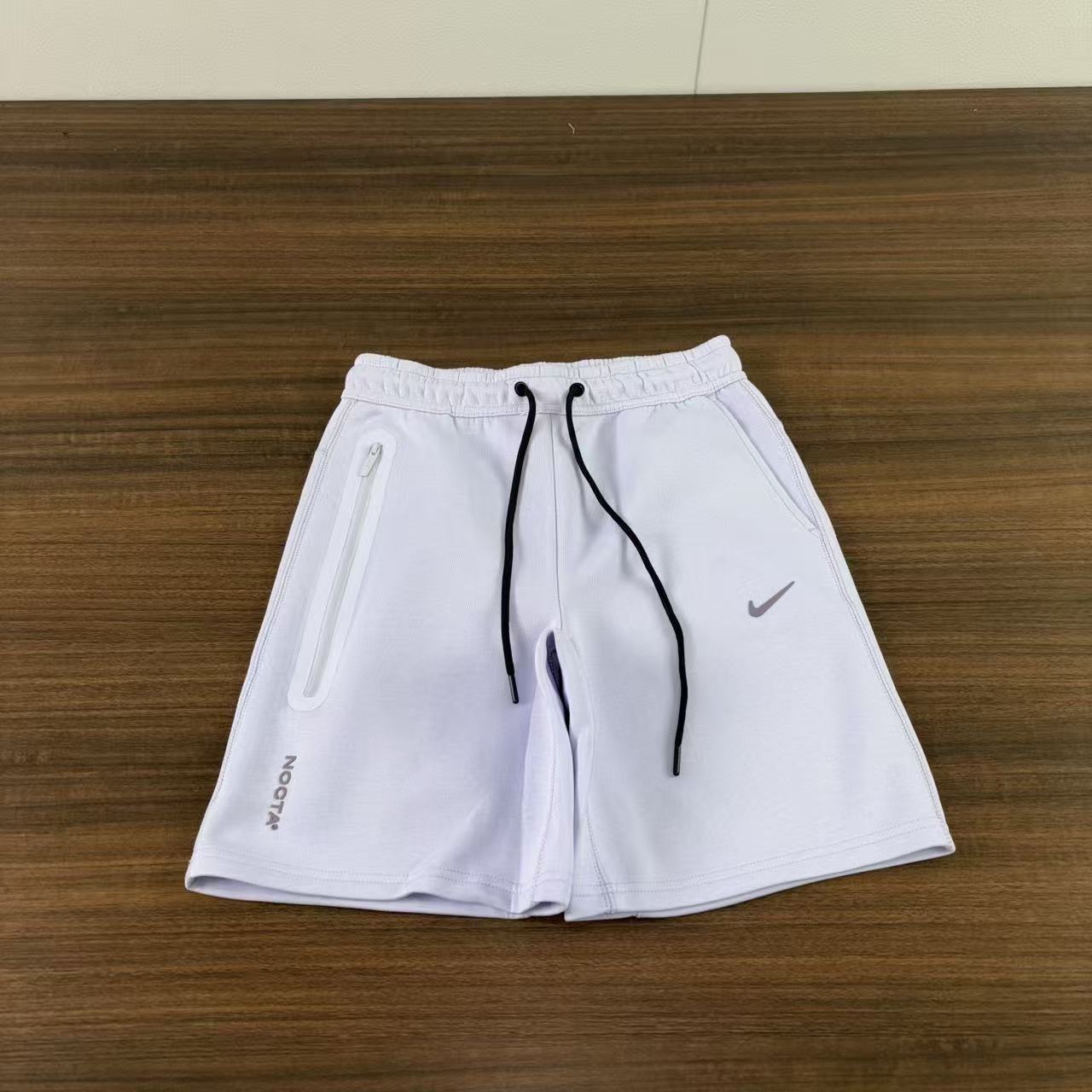 Nike Pants — 5930ebfb Angle 1