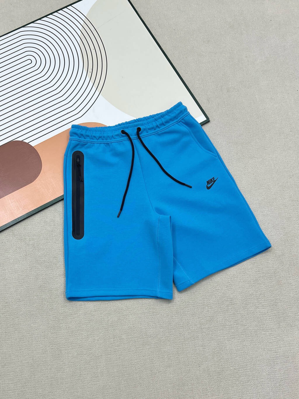 Nike Pants — 65f00af6 Angle 1