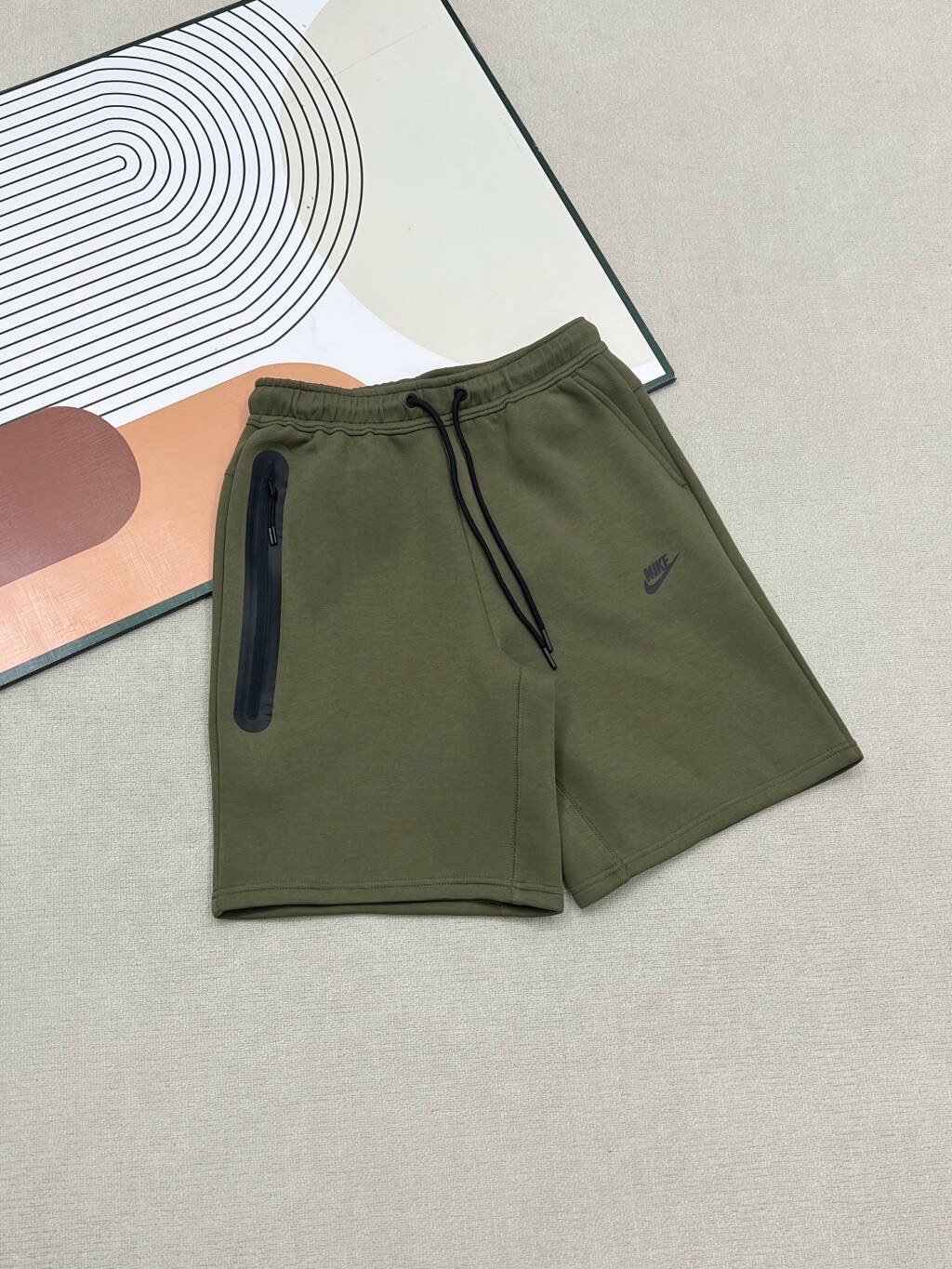 Nike Pants — 68fb5321 Angle 1