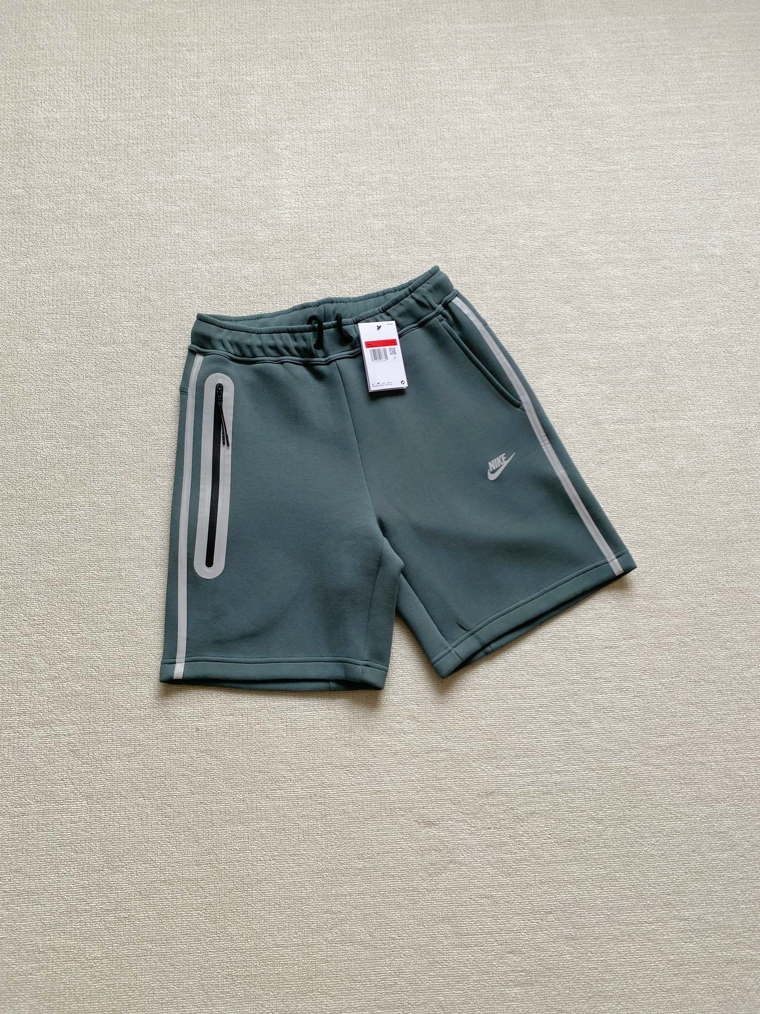 Nike Pants — 6f9876ed Angle 1