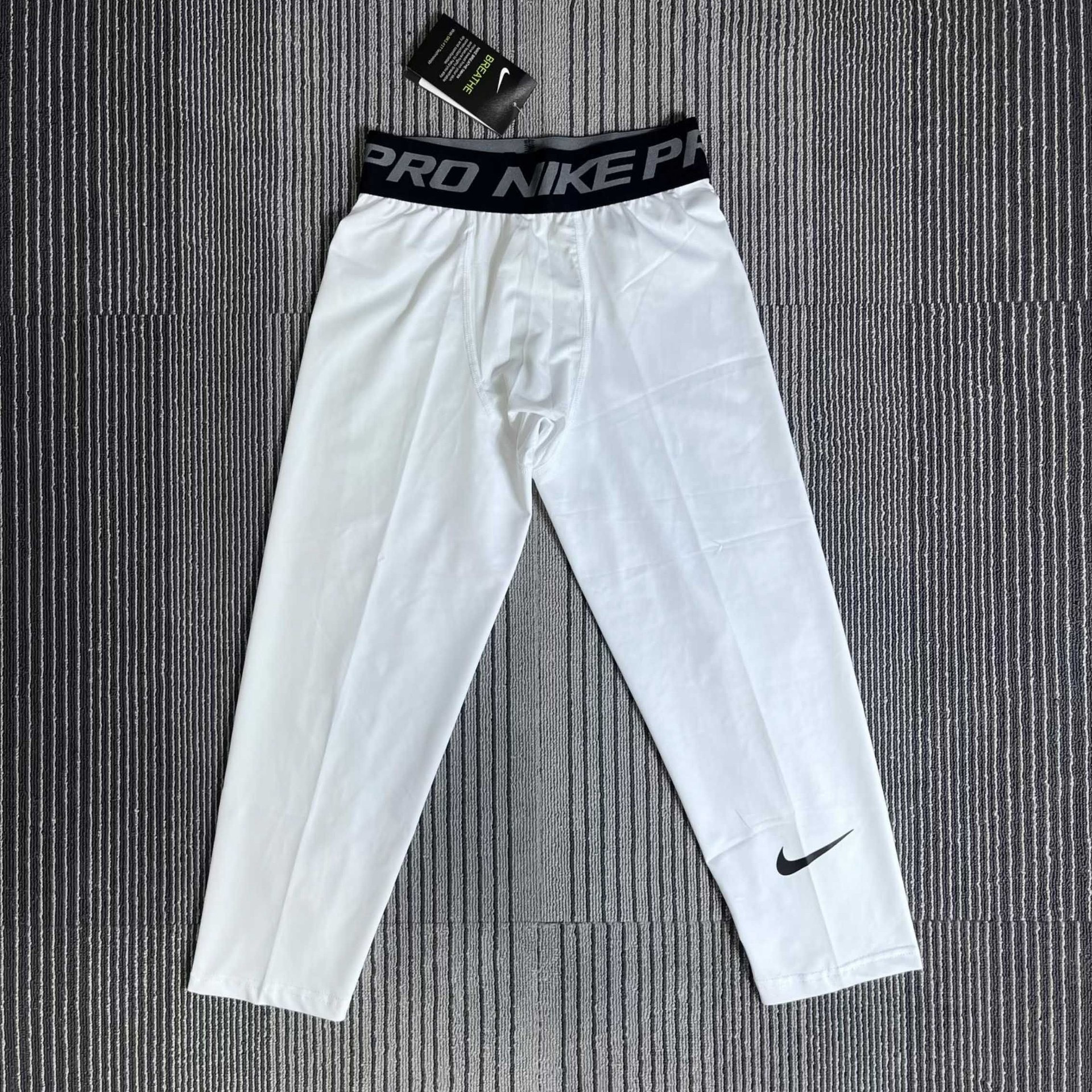 Nike Pants — b81bc72e Angle 1