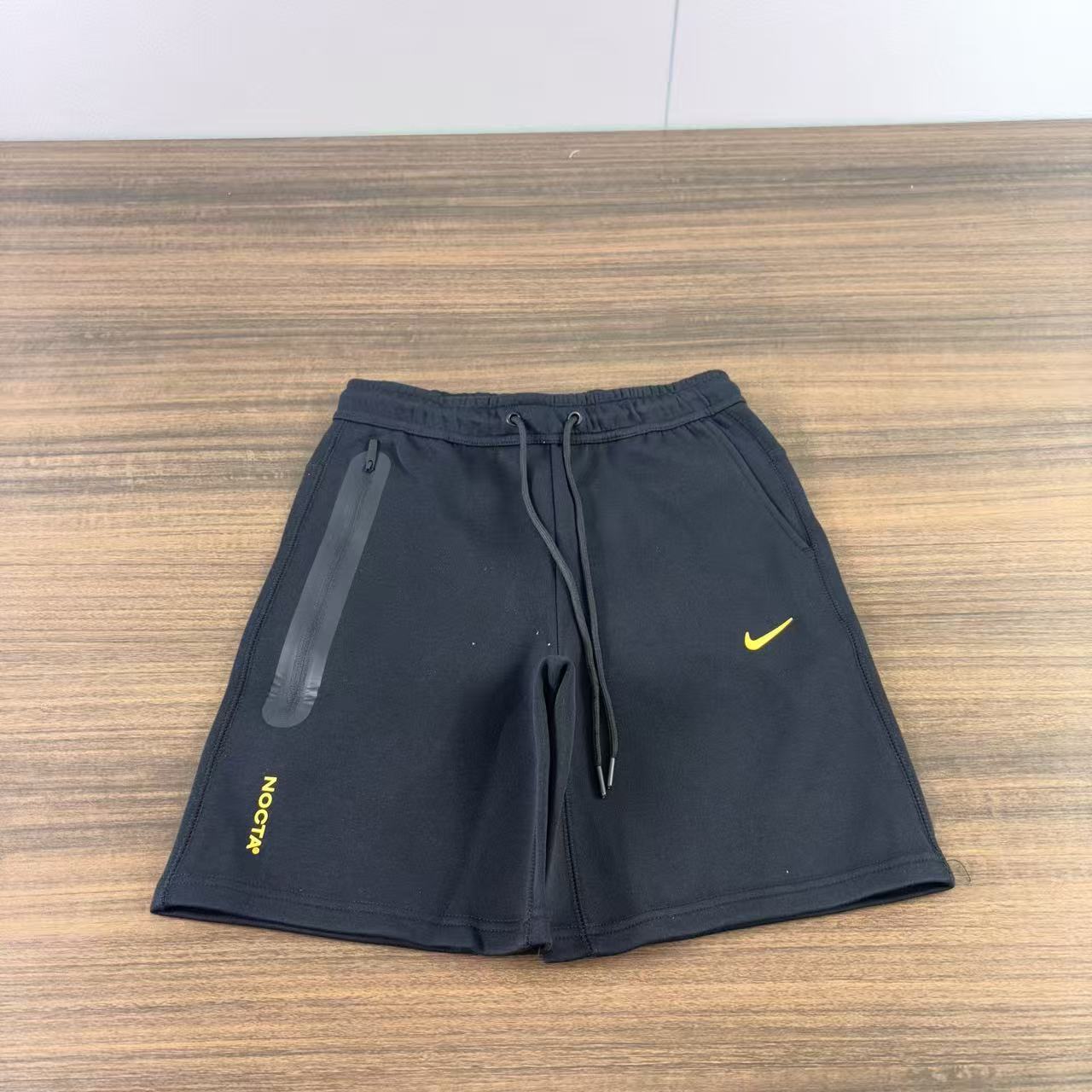 Nike Pants — c385678b Angle 1