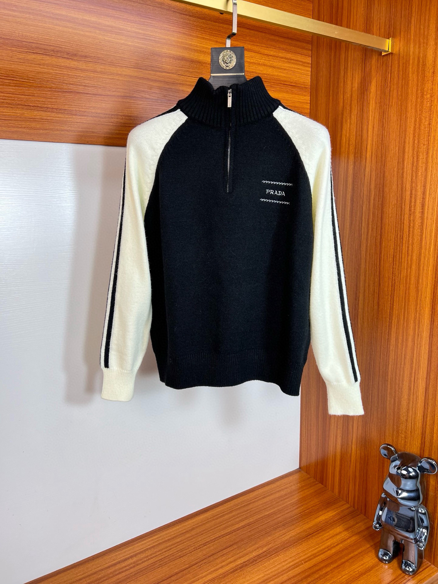 Prada Hoodie — 161f1998 Angle 1