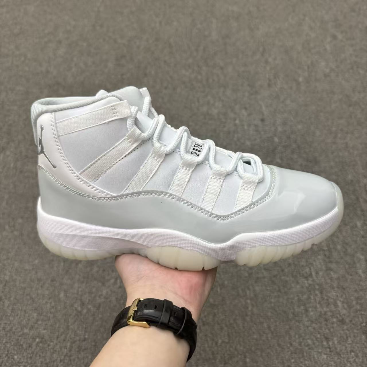 Shoe Air Jordan — 7207b76d Angle 1