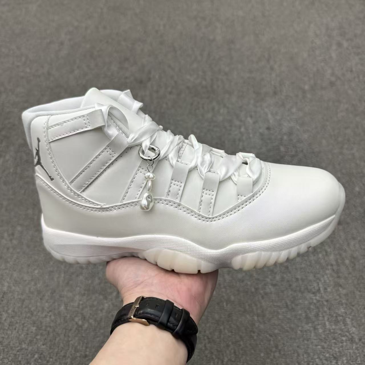 Shoe Air Jordan — ba9d84ff Angle 1