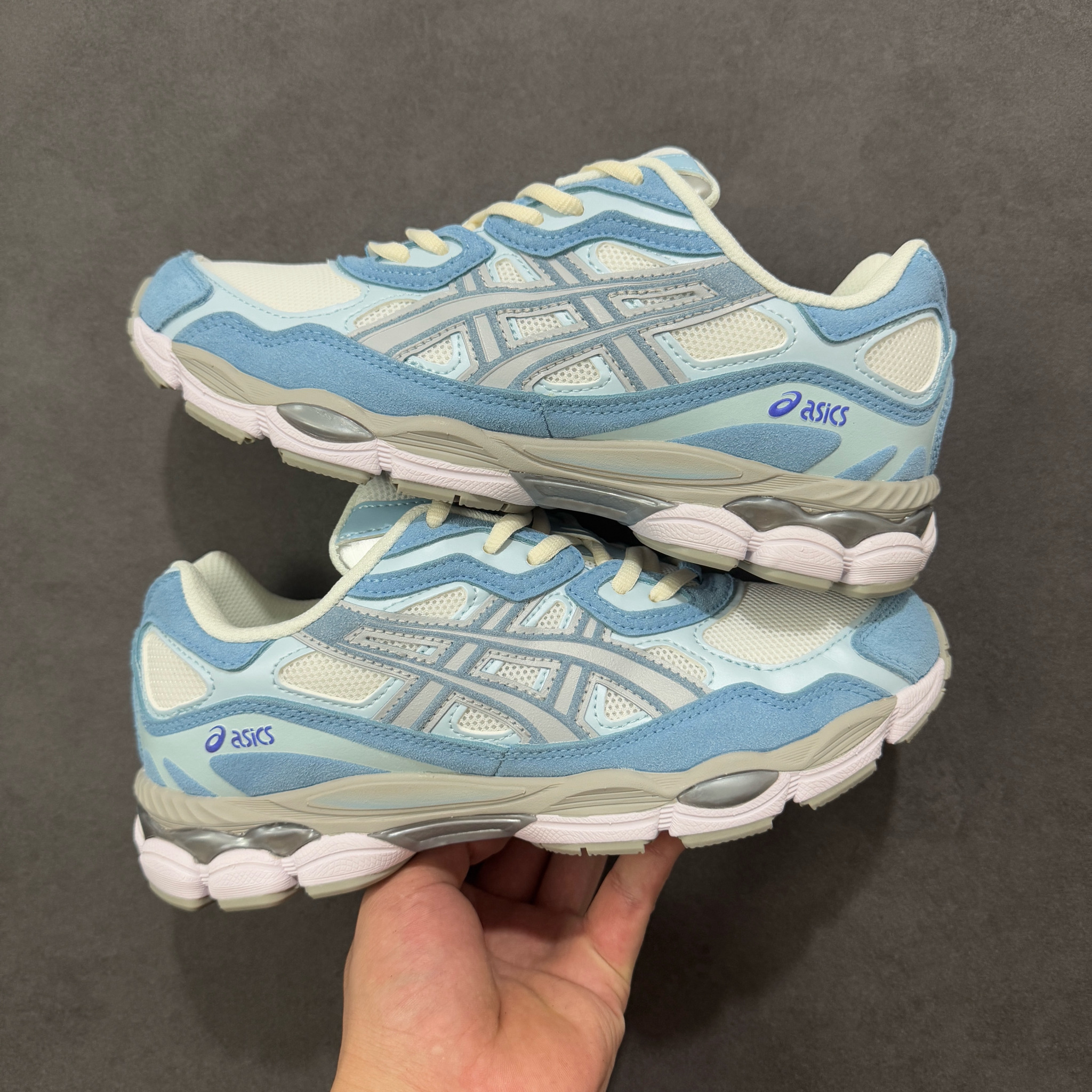 Shoe Ascics — 010f1a05 Angle 1