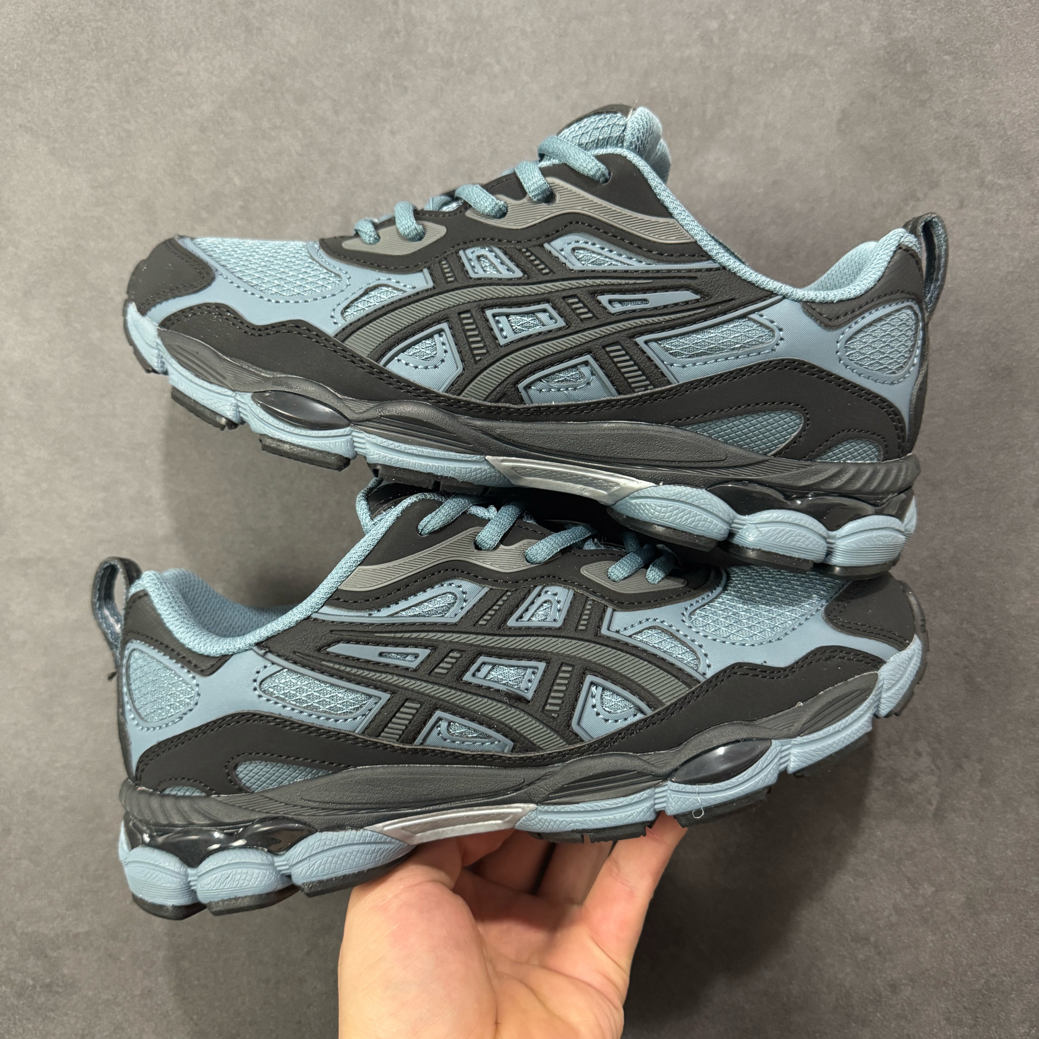 Shoe Ascics — 11eaf9eb Angle 1