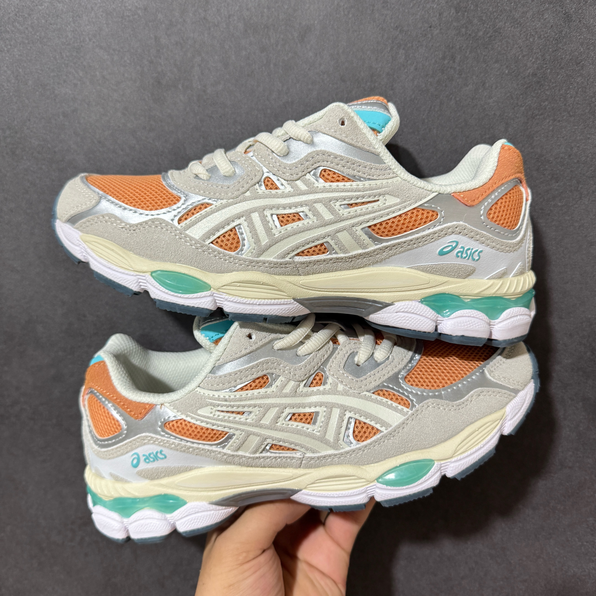 Shoe Ascics — 410b4d4f Angle 1