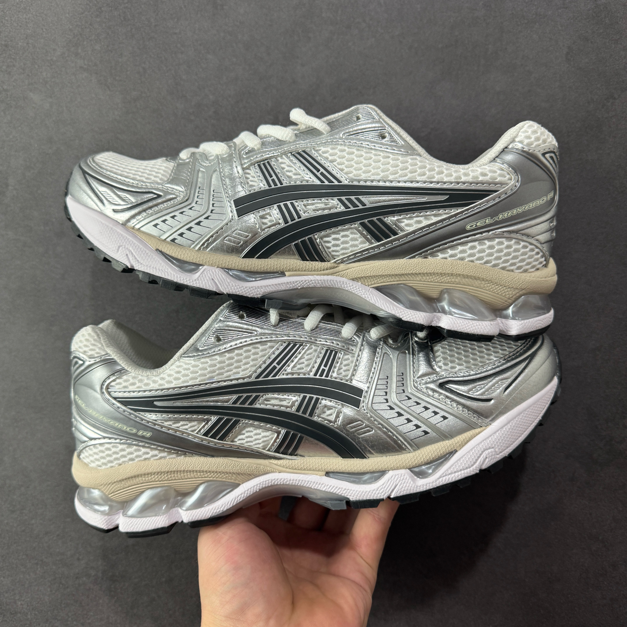 Shoe Ascics — 55f4e812 Angle 1