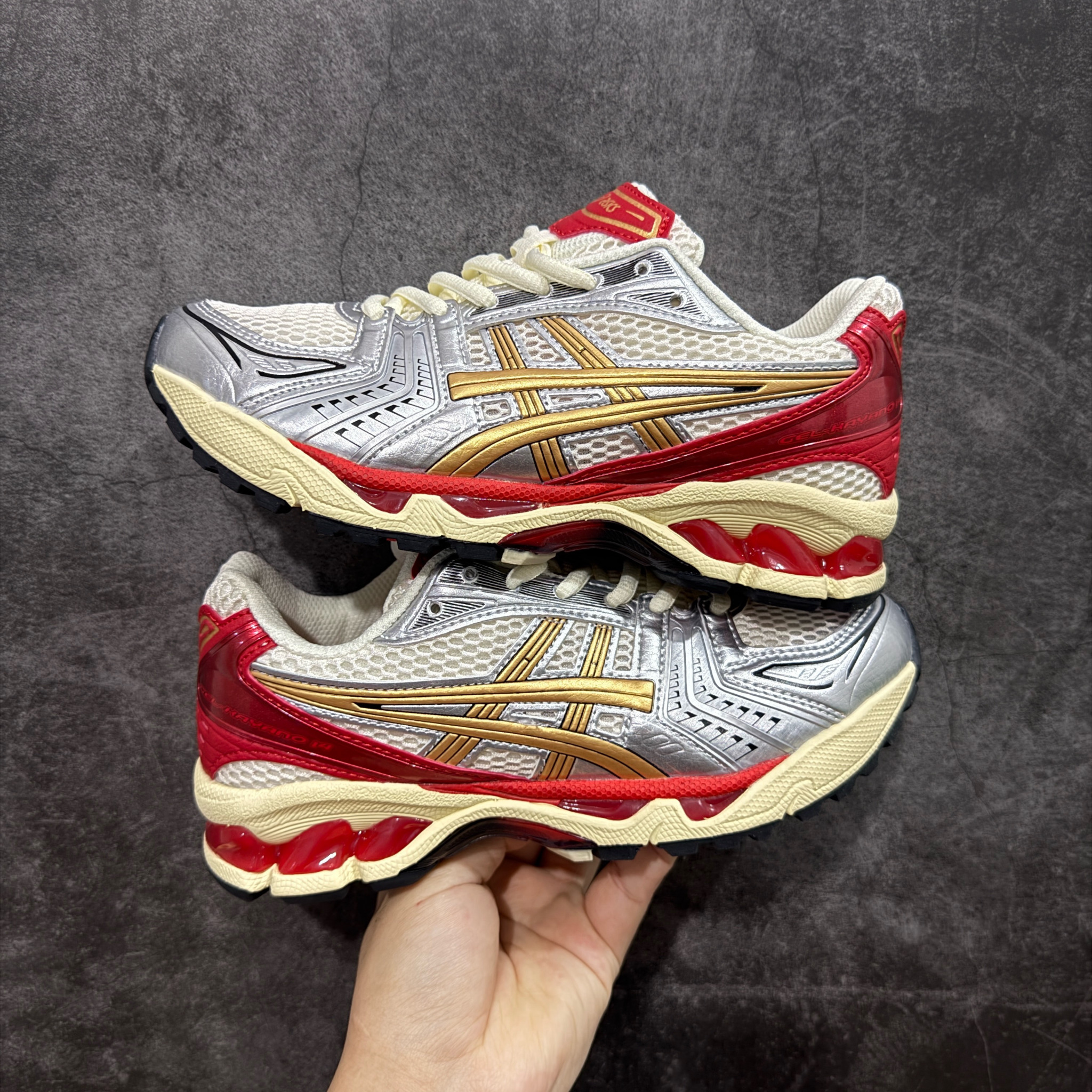 Shoe Ascics — 6137e782 Angle 1