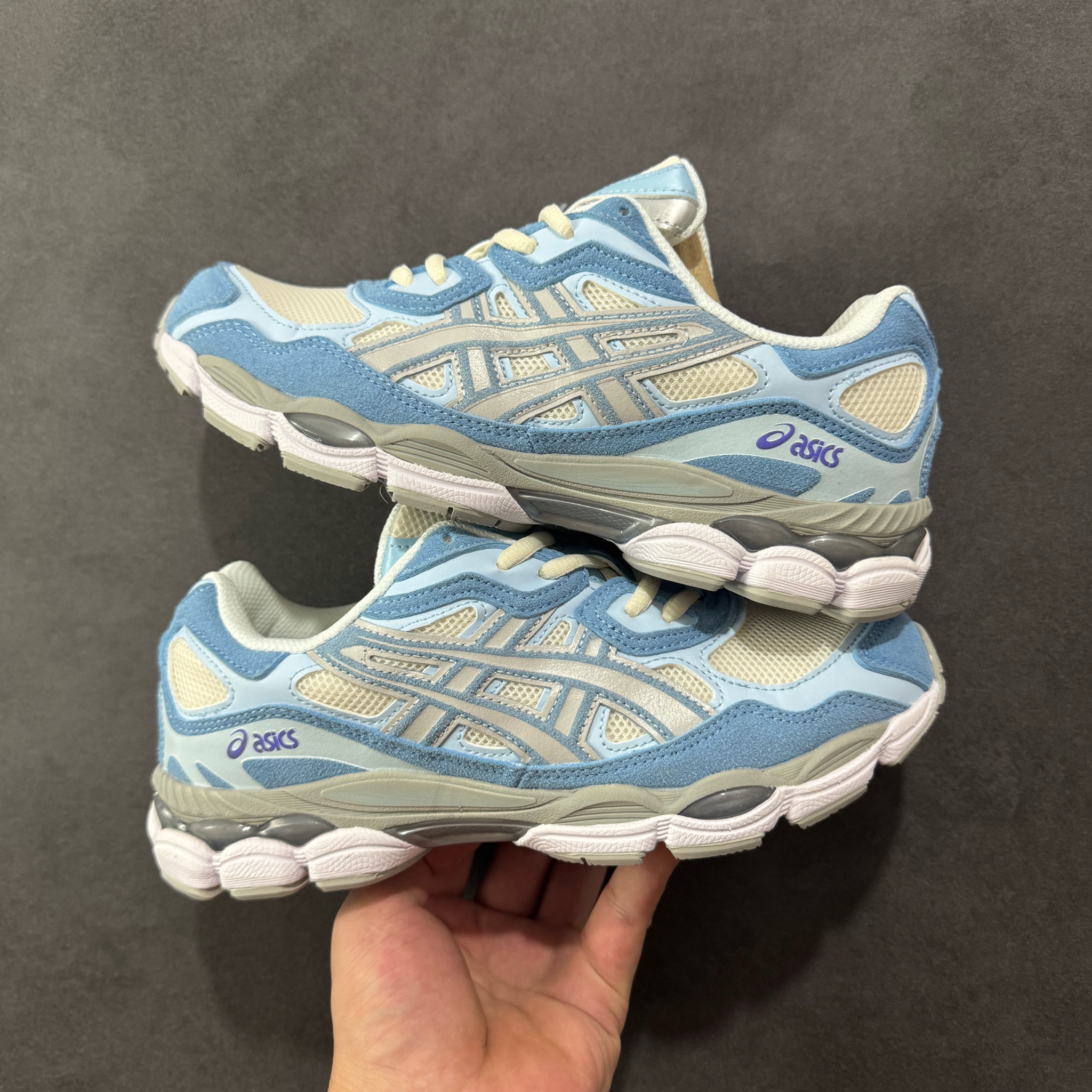 Shoe Ascics — 788471f0 Angle 1