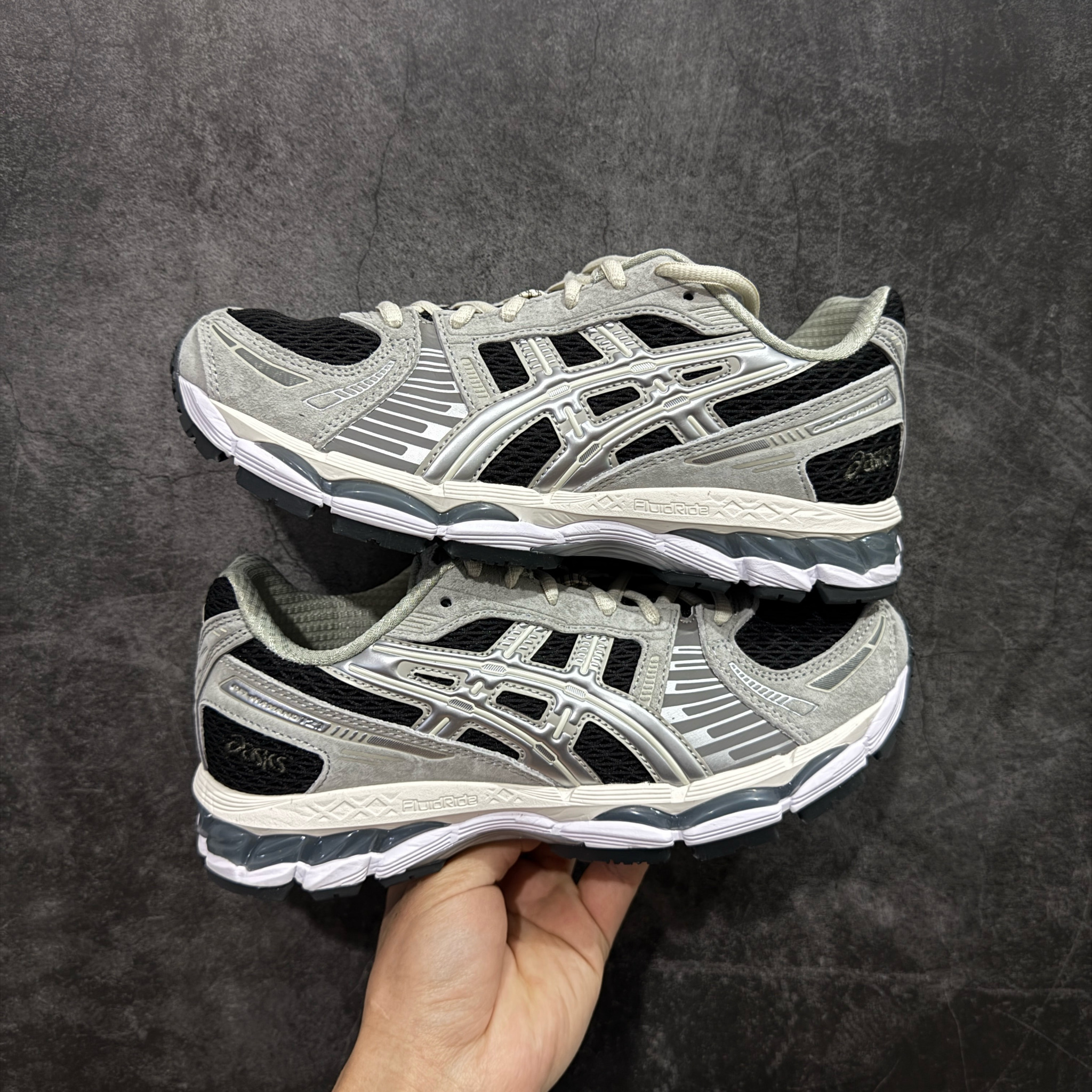 Shoe Ascics — 9504b539 Angle 1