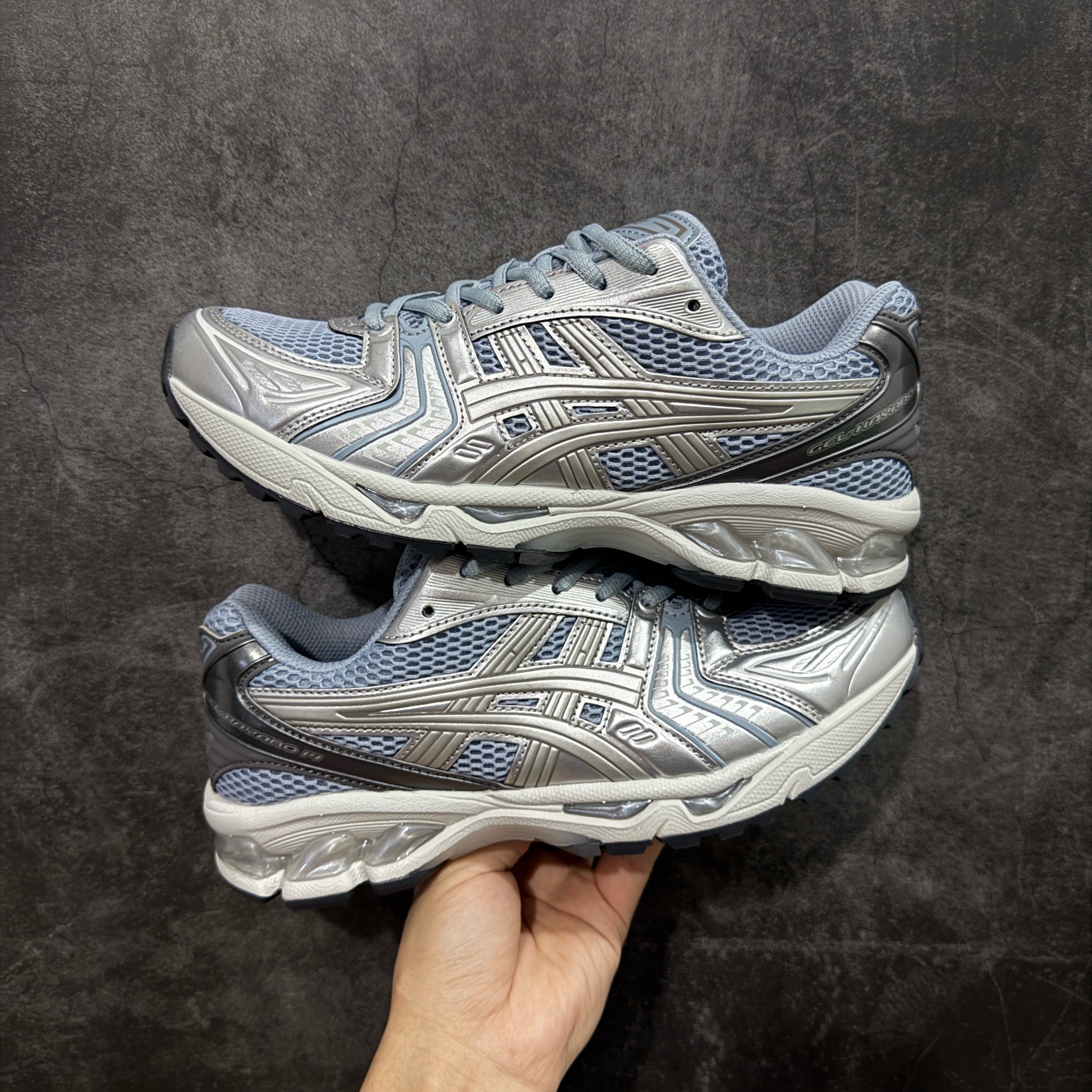 Shoe Ascics — 9807b441 Angle 1