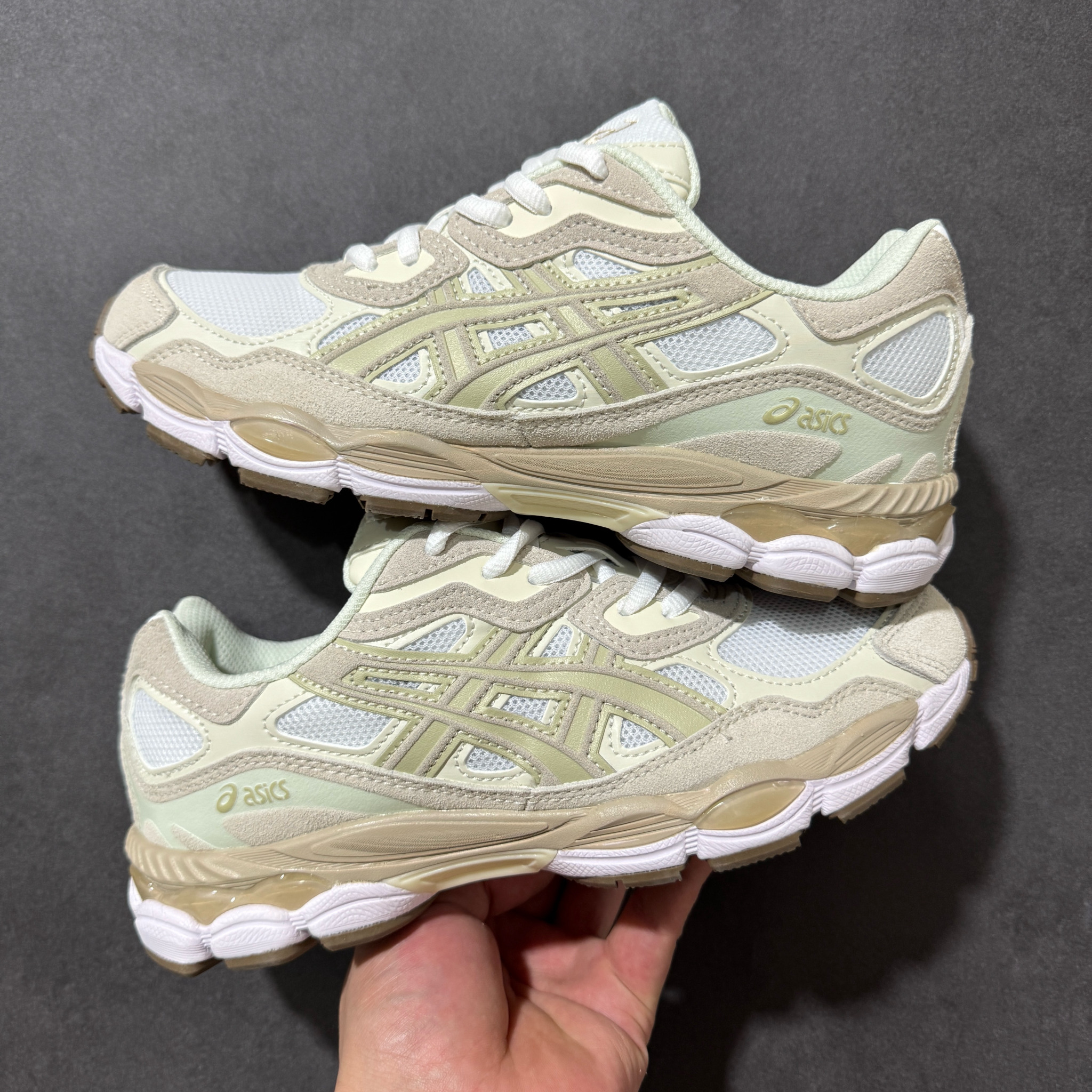 Shoe Ascics — 9bdf220d Angle 1