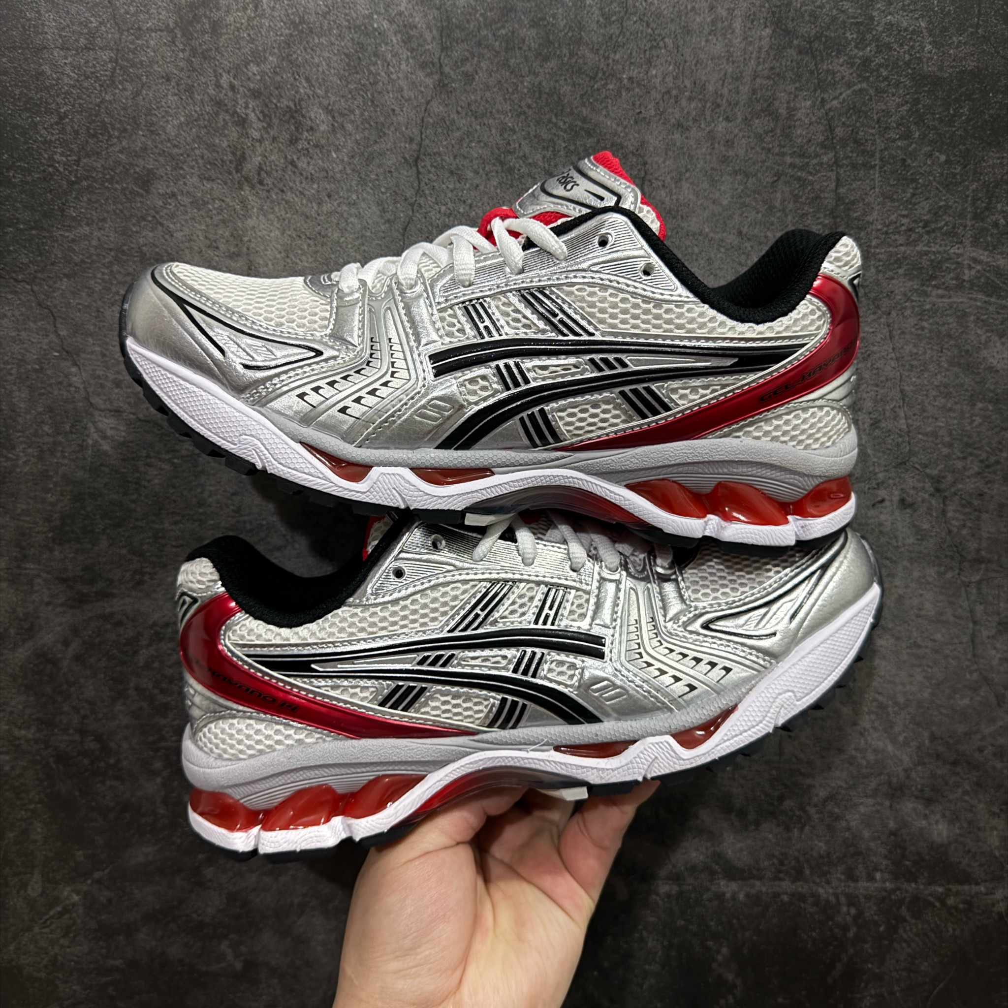 Shoe Ascics — b33c0b2b Angle 1