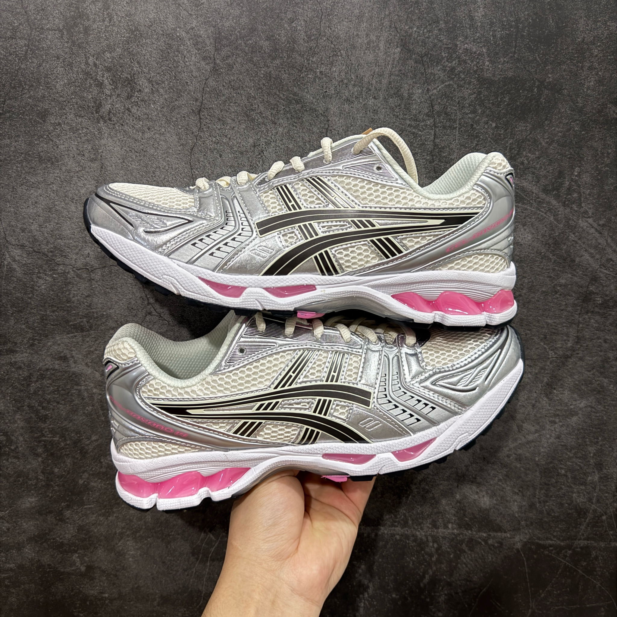 Shoe Ascics — b8e6f9da Angle 1