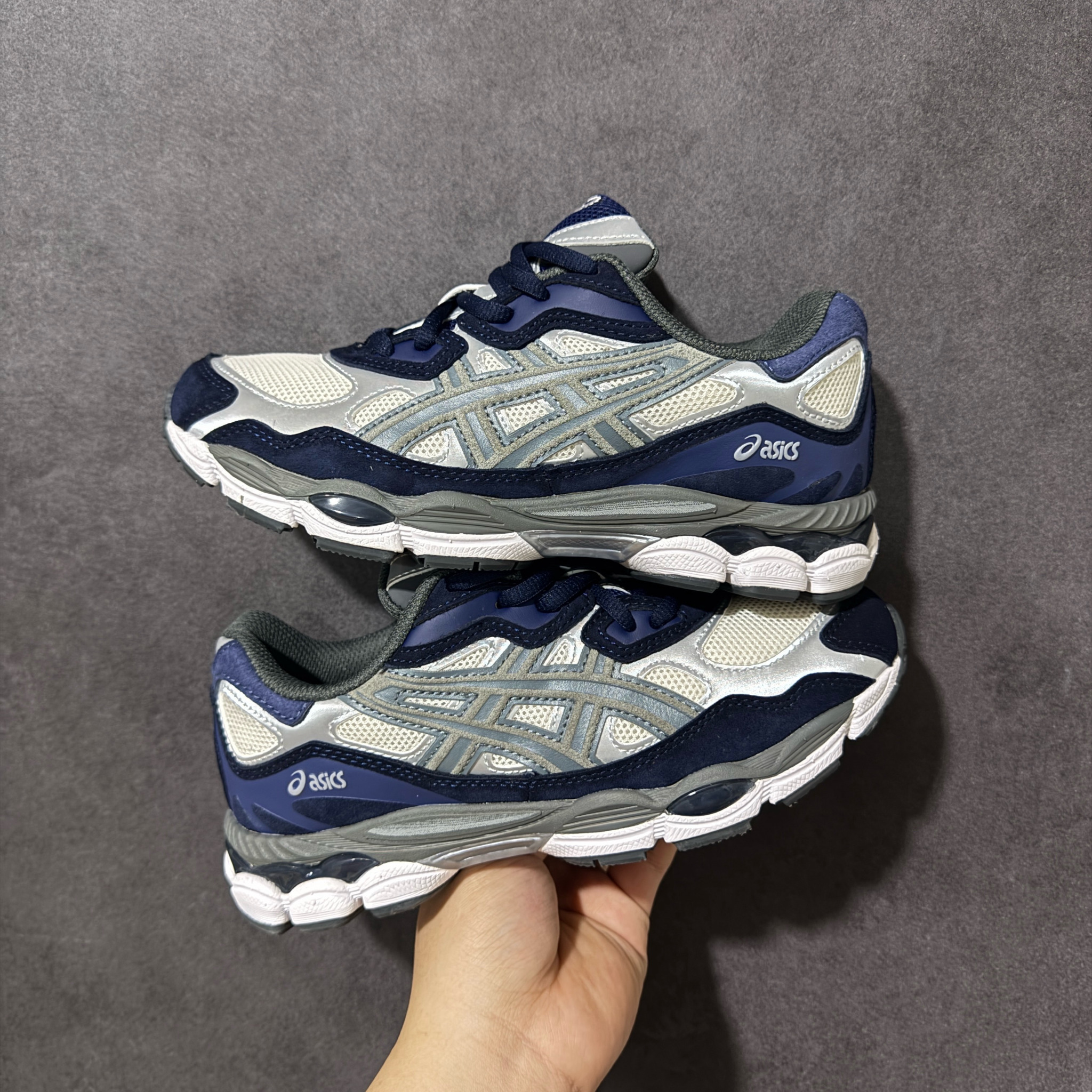 Shoe Ascics — bde3ffe0 Angle 1