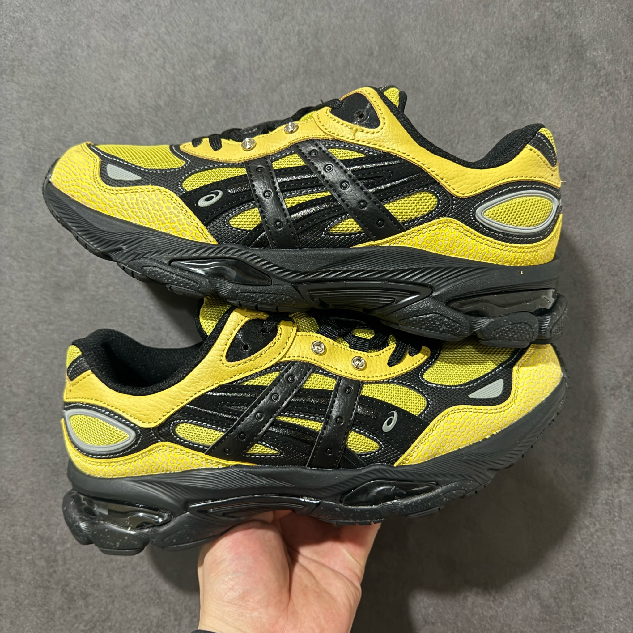Shoe Ascics — bee1e82d Angle 1
