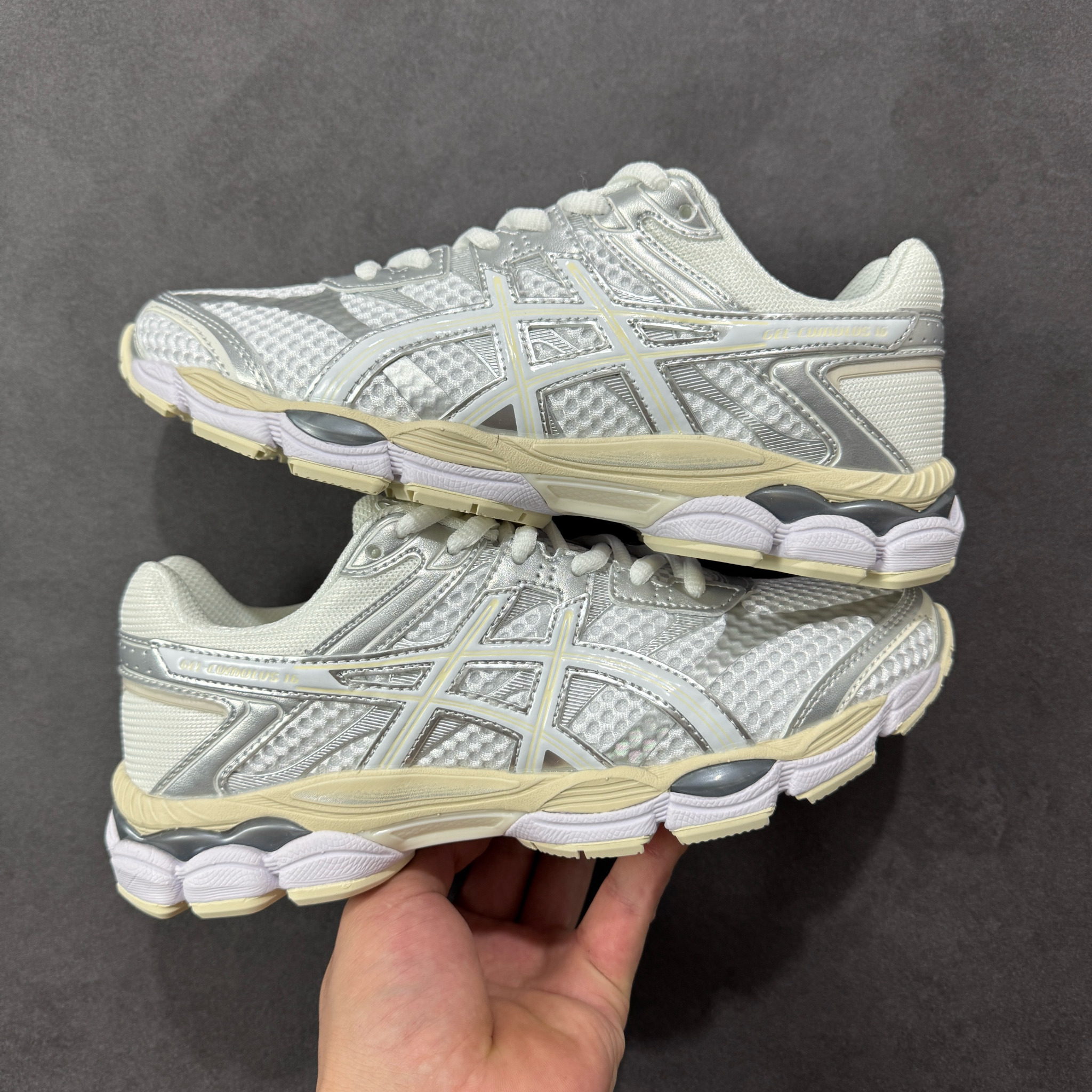 Shoe Ascics — db5ba083 Angle 1
