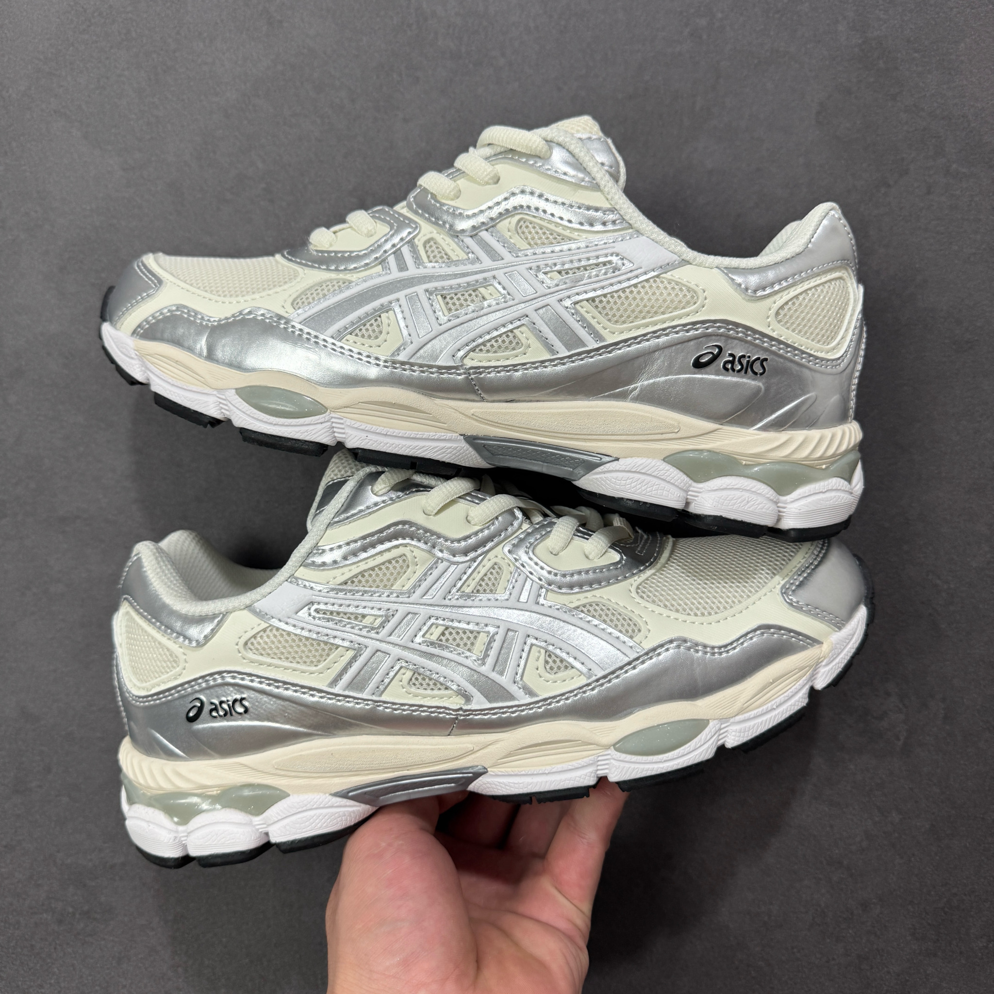 Shoe Ascics — e5632a48 Angle 1
