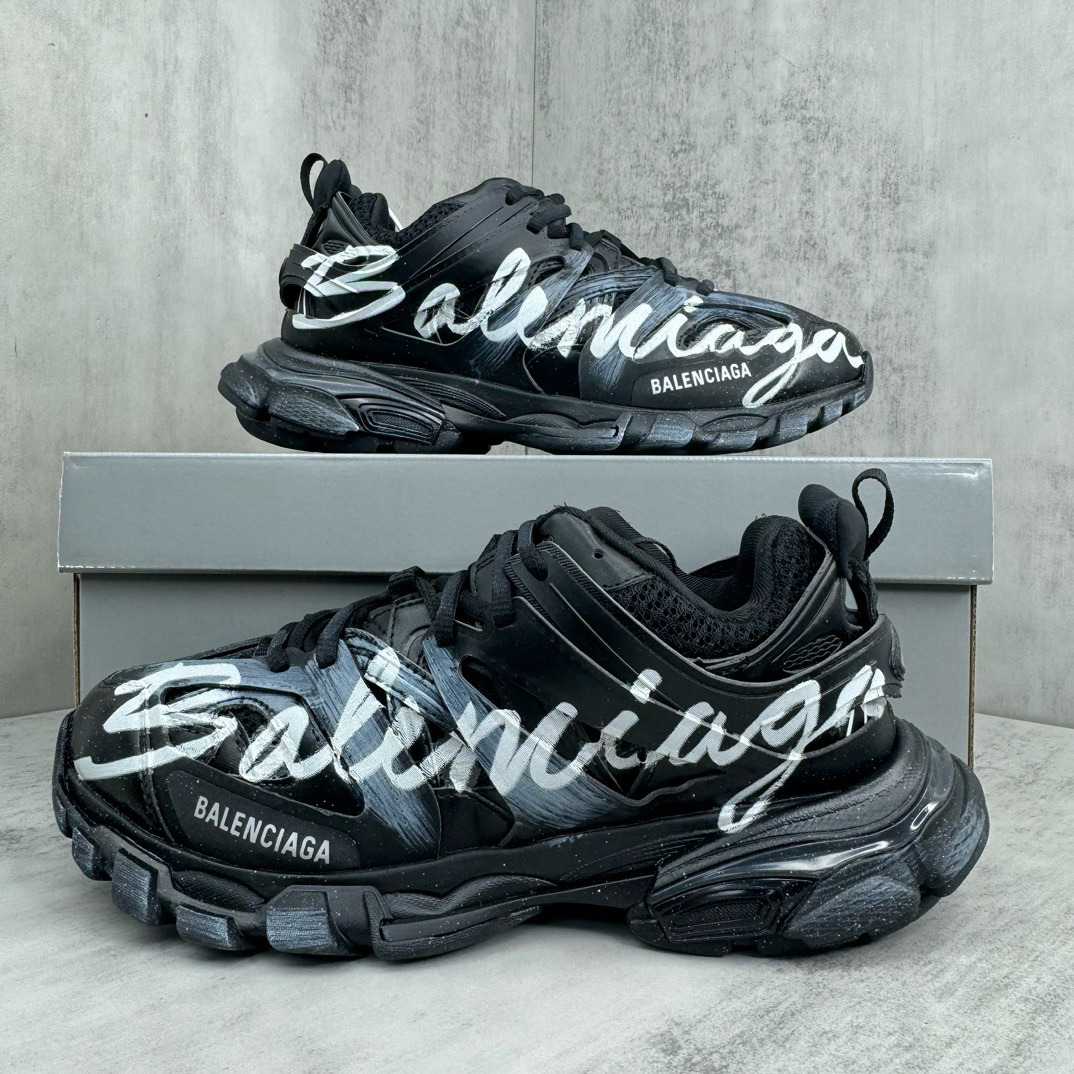 Shoe Balenciaga shoe — 31de69fe Angle 1