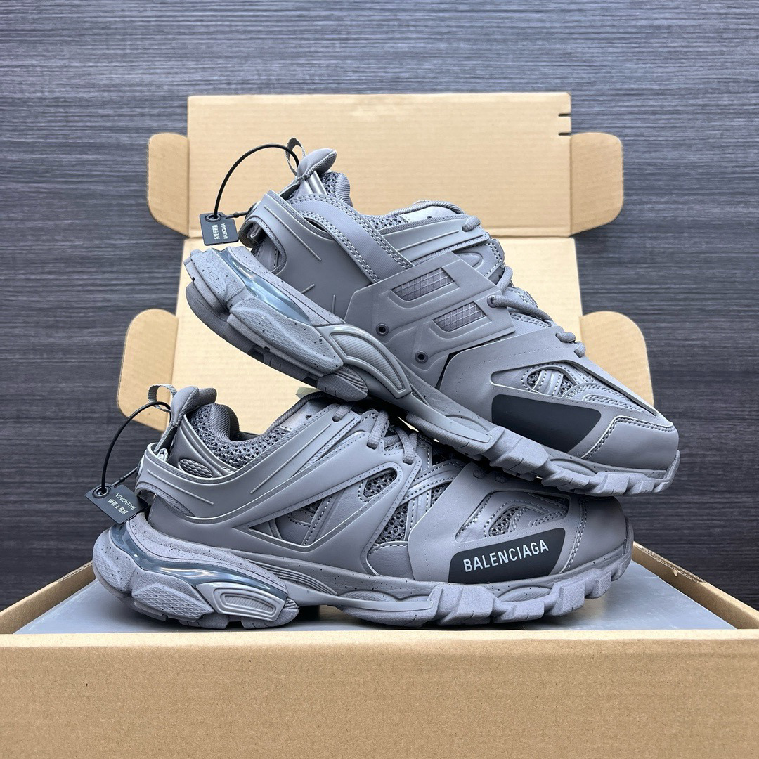 Shoe Balenciaga shoe — b045cbb1 Angle 1