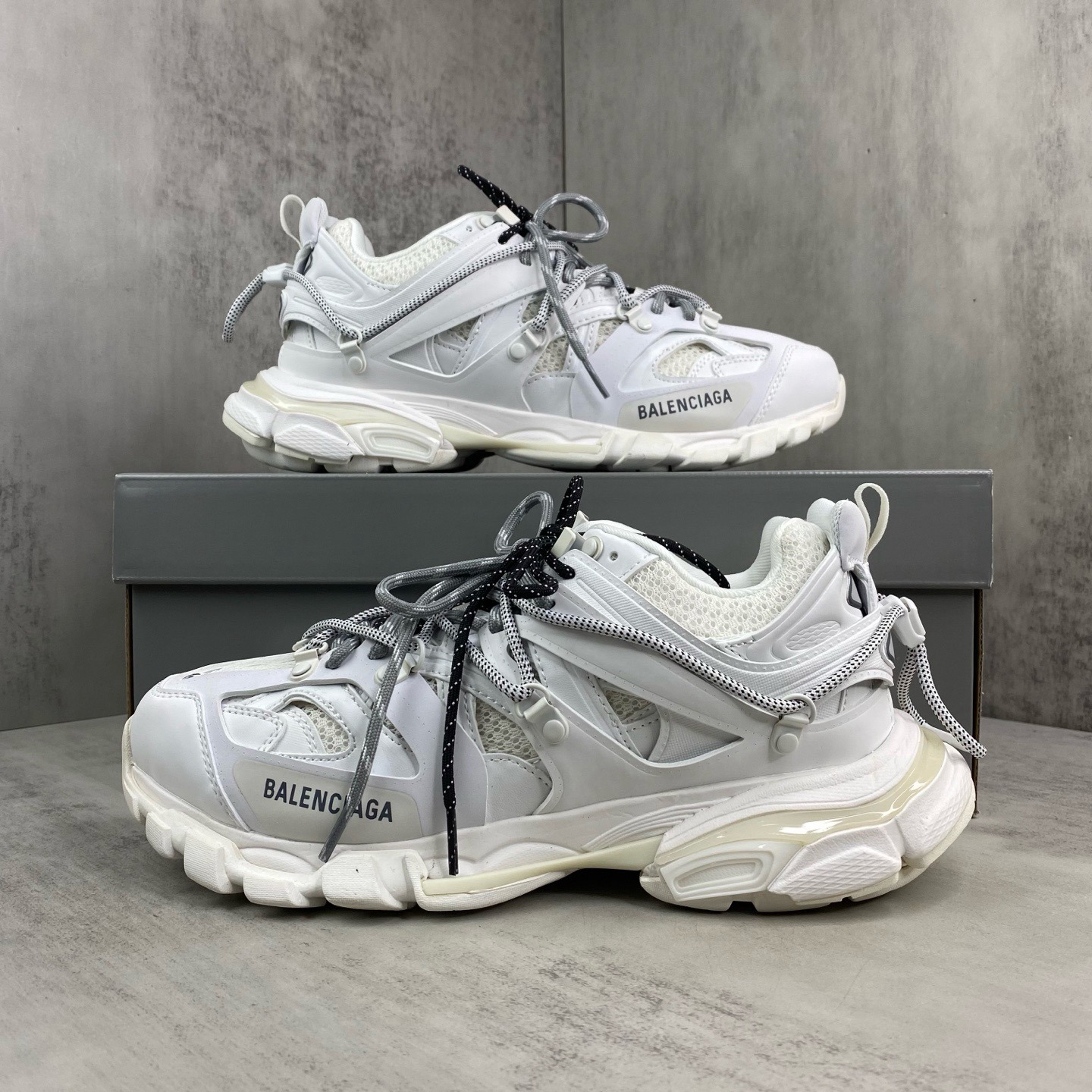 Shoe Balenciaga shoe — fe41f4cd Angle 1