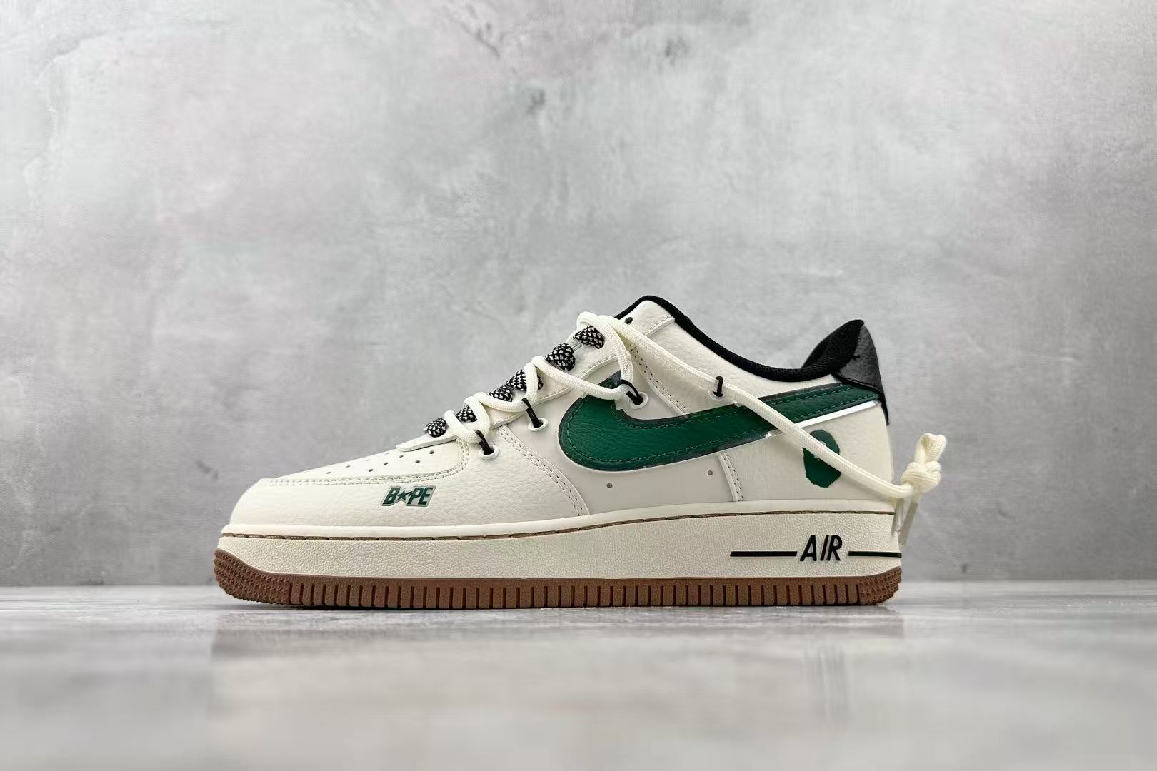 Shoe BAPE — e129169f Angle 1