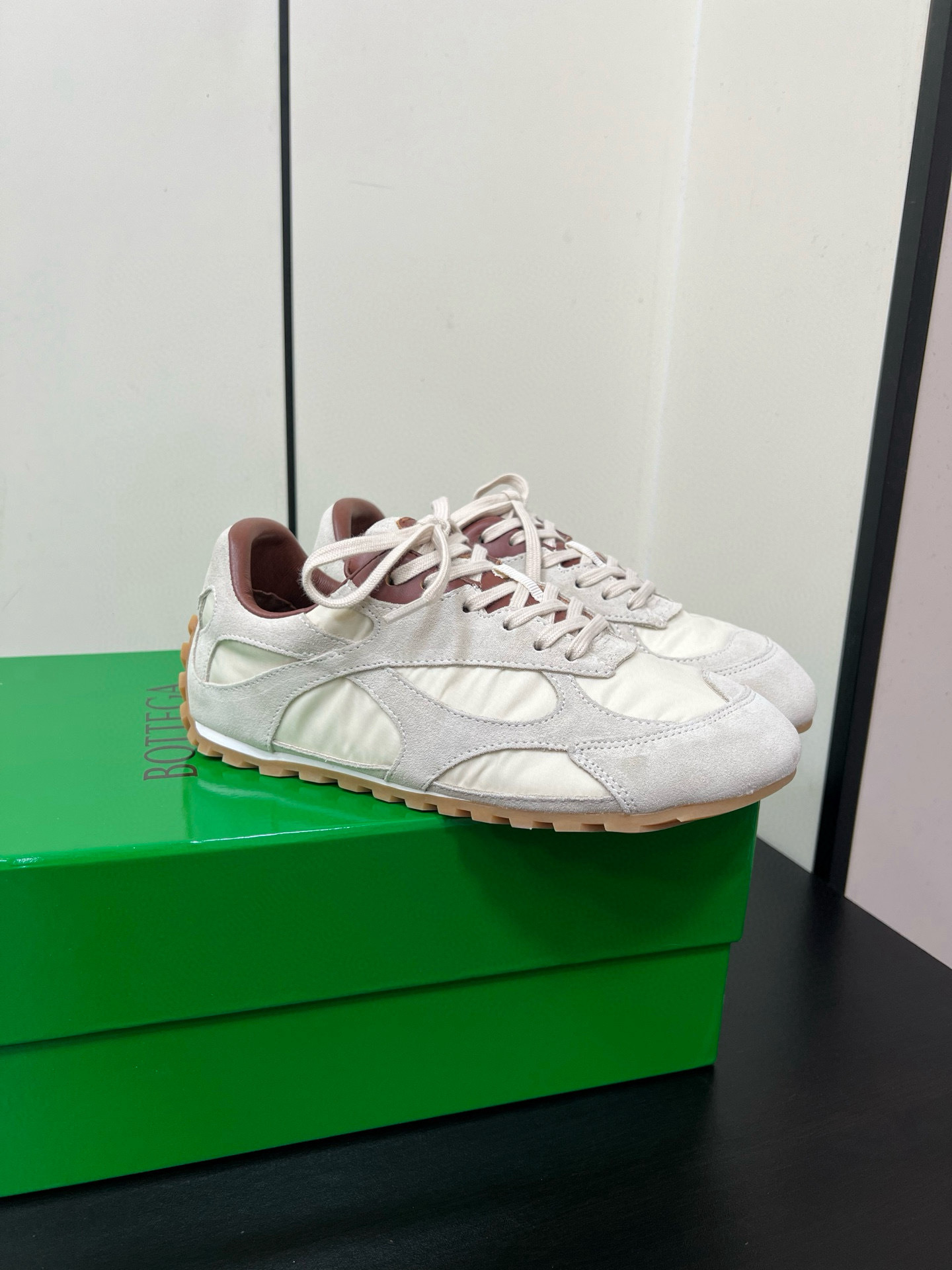 Shoe Bottega Veneta Shoes Collection — 5408854a Angle 1