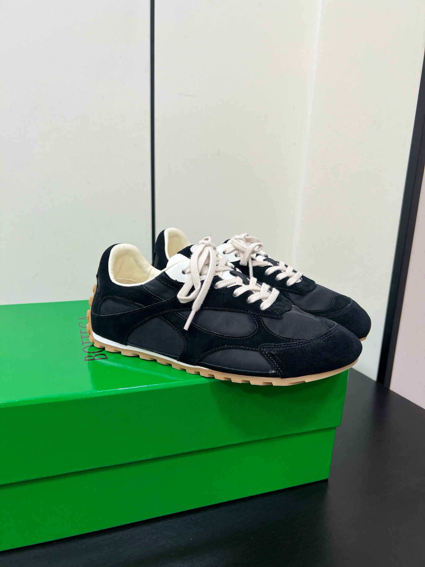 Shoe Bottega Veneta Shoes Collection — cb5d9870 Angle 1