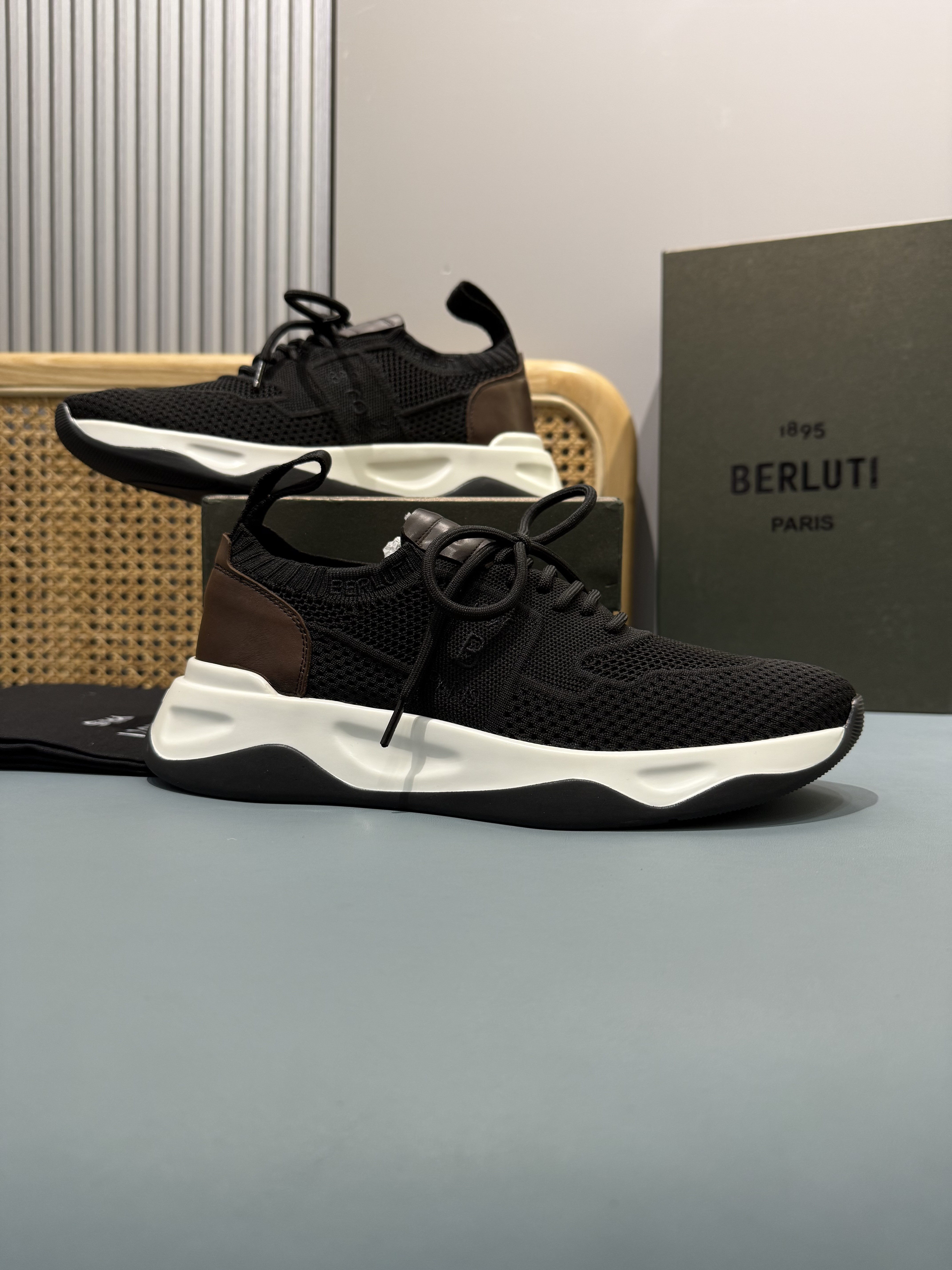Shoe Burberry shoes — 029faaf7 Angle 1