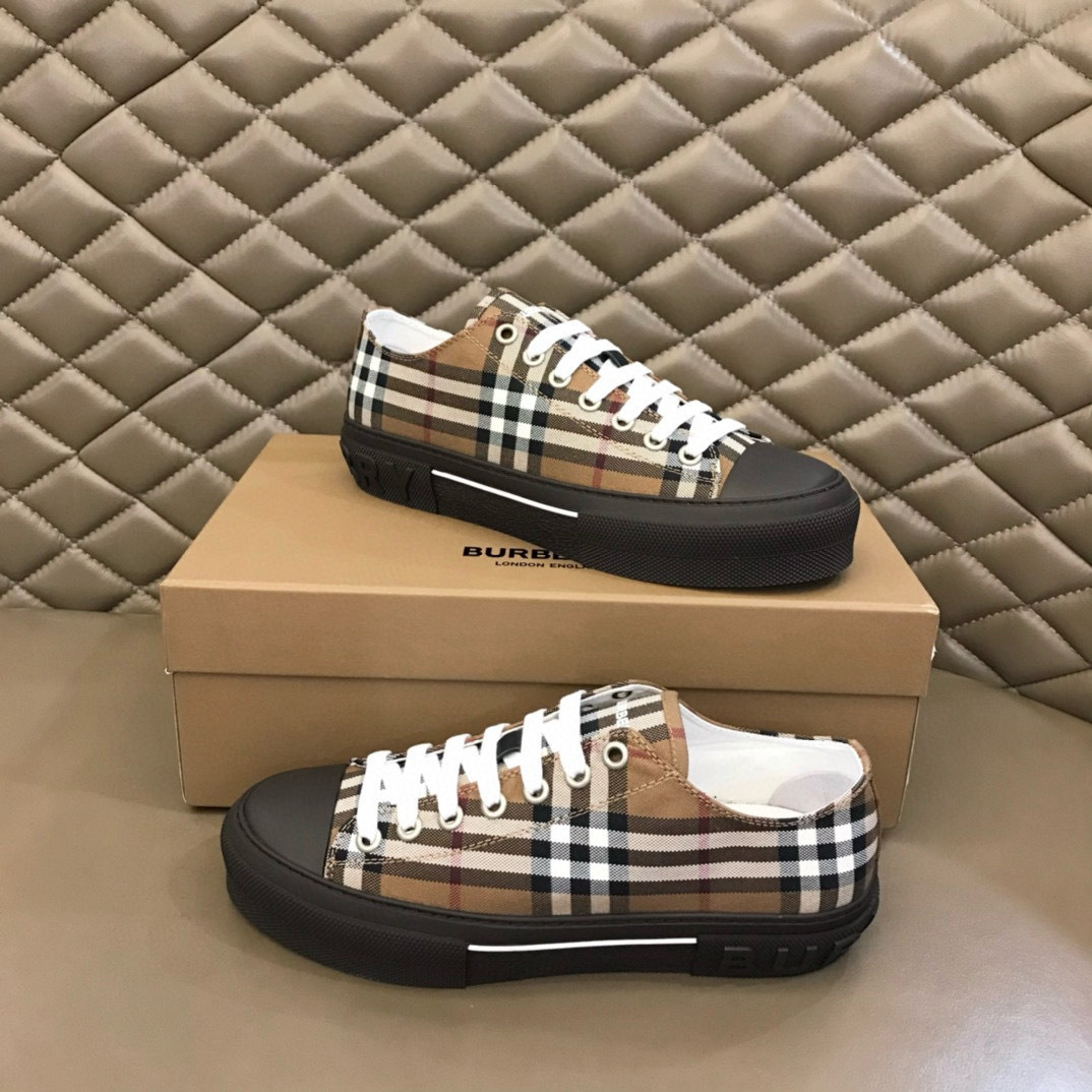 Shoe Burberry shoes — 1f56ee12 Angle 1
