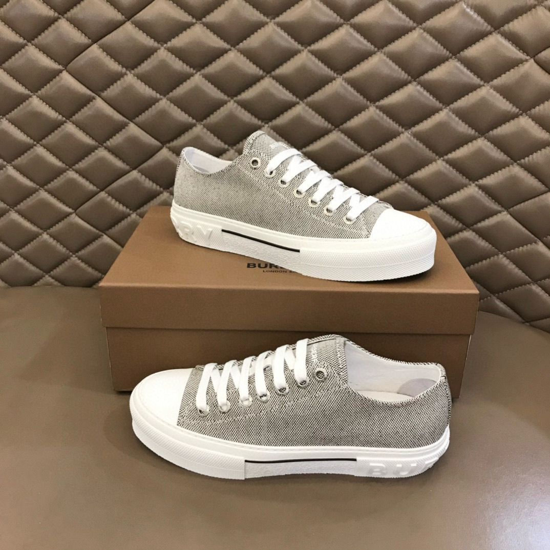 Shoe Burberry shoes — 240f61fc Angle 1