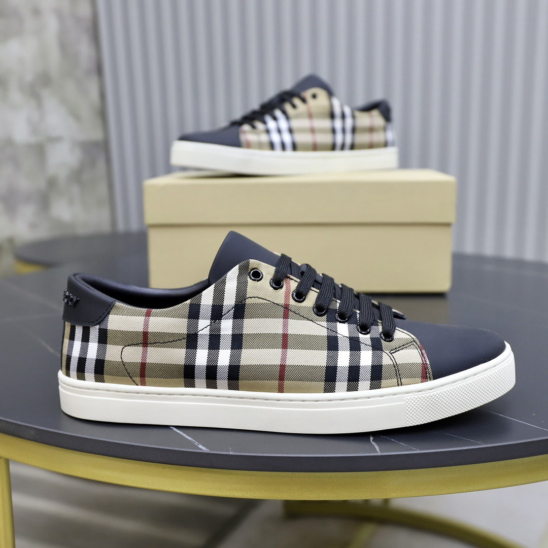 Shoe Burberry shoes — 53112af4 Angle 1