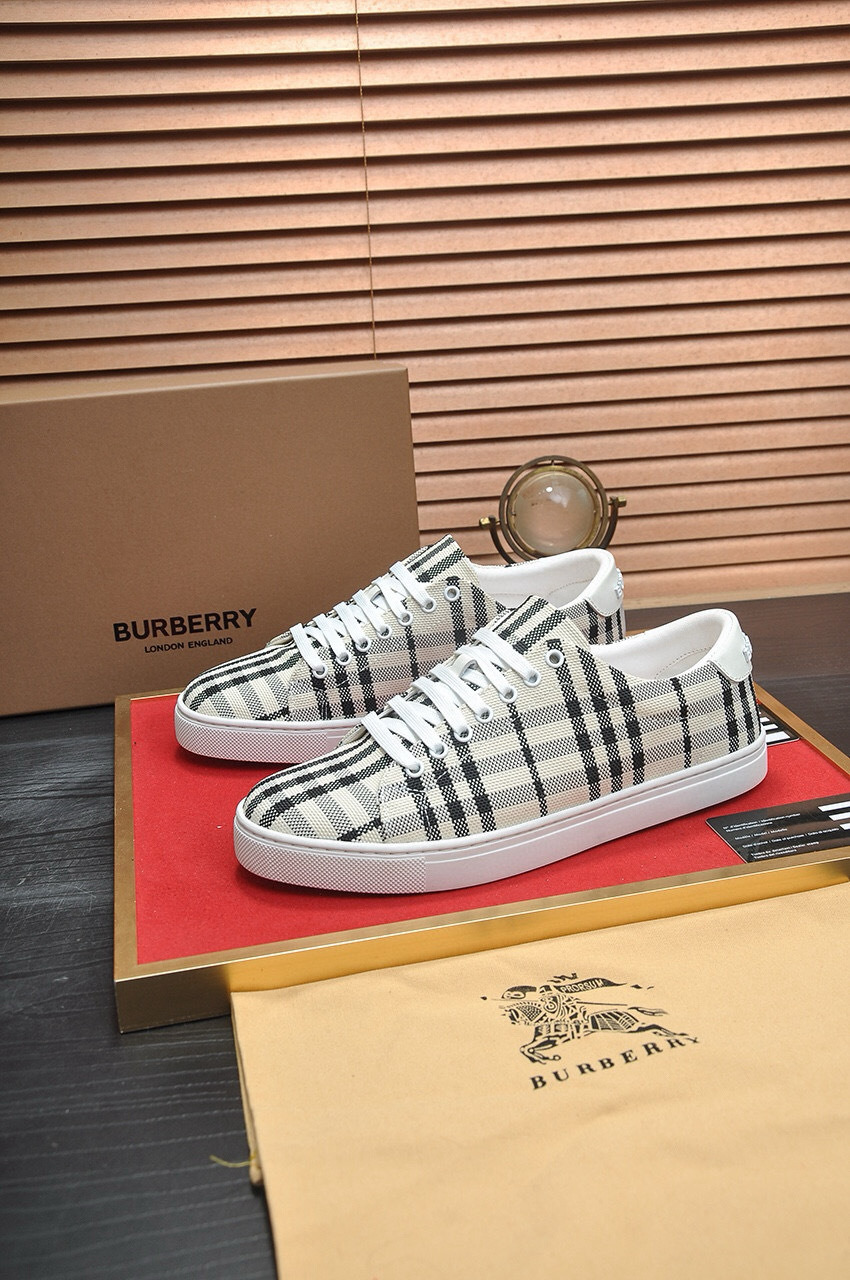 Shoe Burberry shoes — 5d0d1272 Angle 1