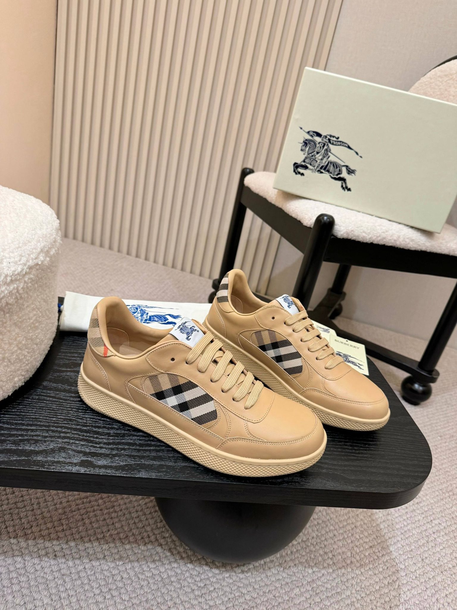 Shoe Burberry shoes — 659433ec Angle 1