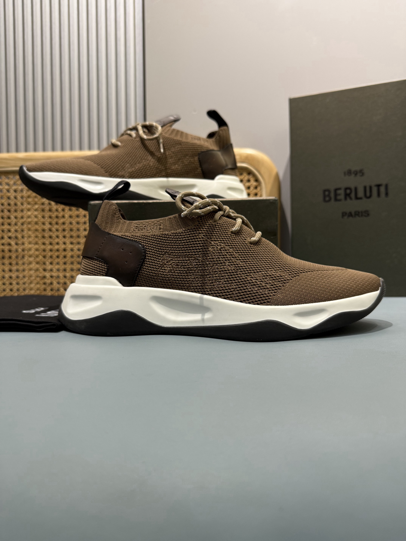 Shoe Burberry shoes — 8d319425 Angle 1
